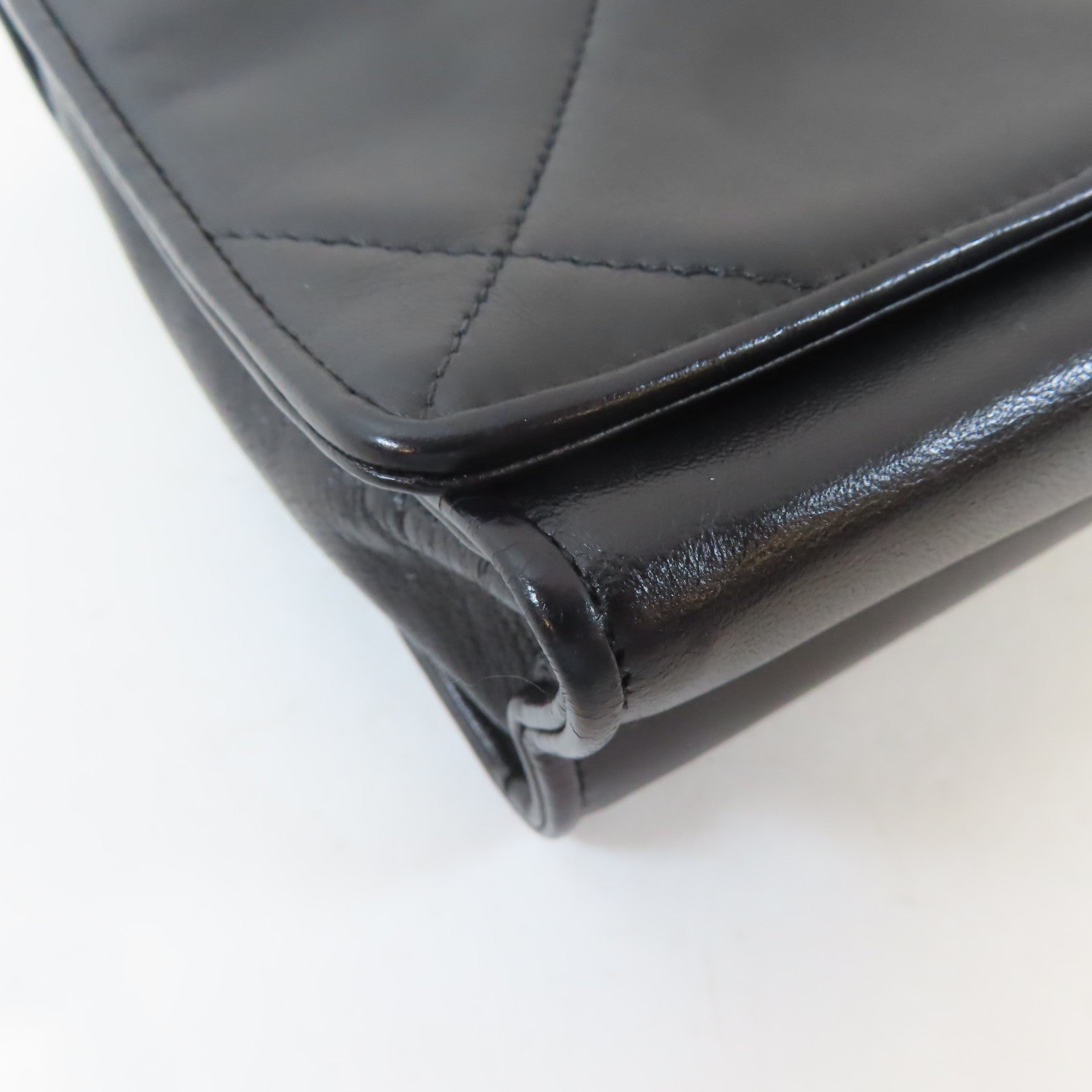CHANEL 牛皮皮革Chain Shoulder金扣鏈帶肩背袋黑色