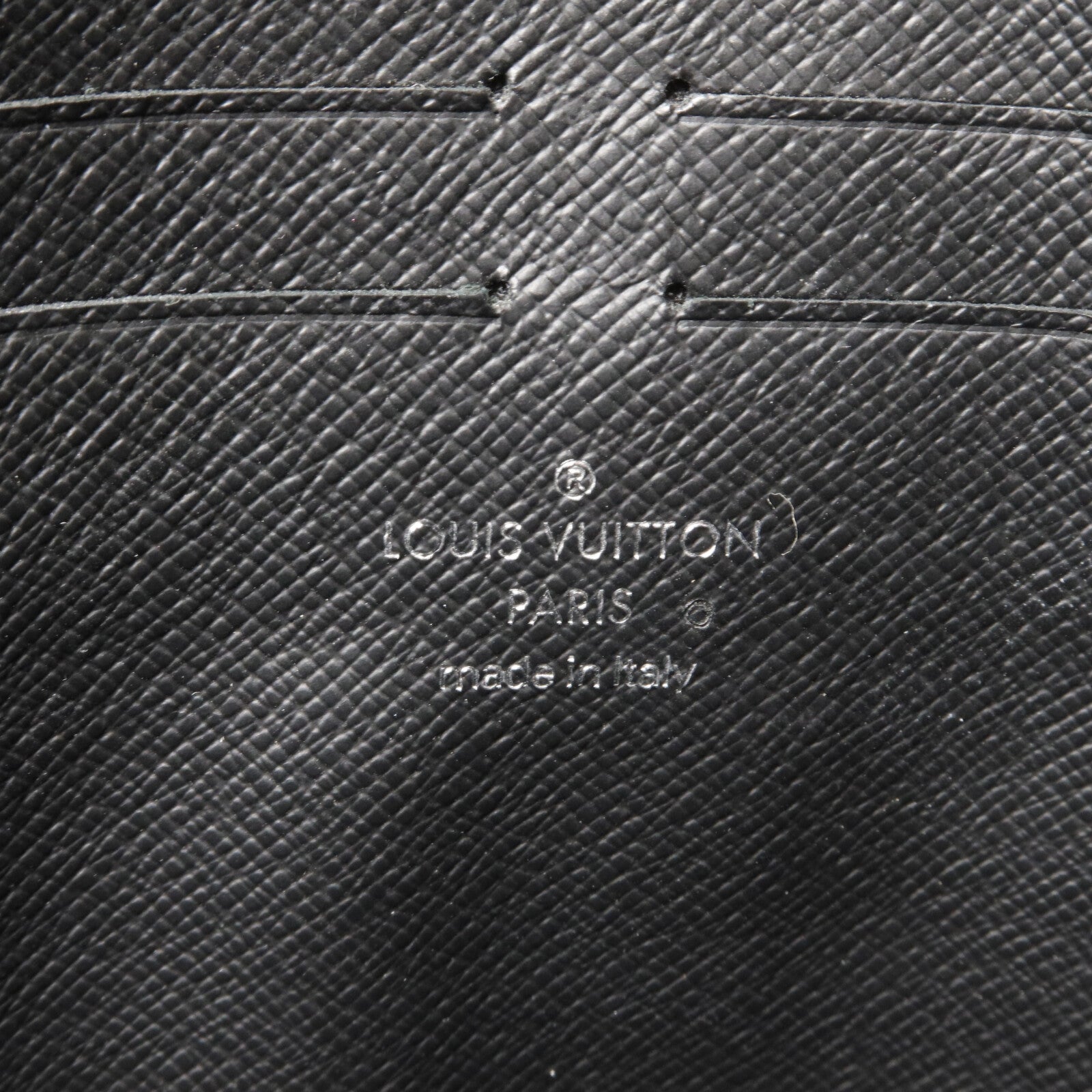 LOUIS VUITTON Monogram Eclipse Pochette Voyage MM手拿包
