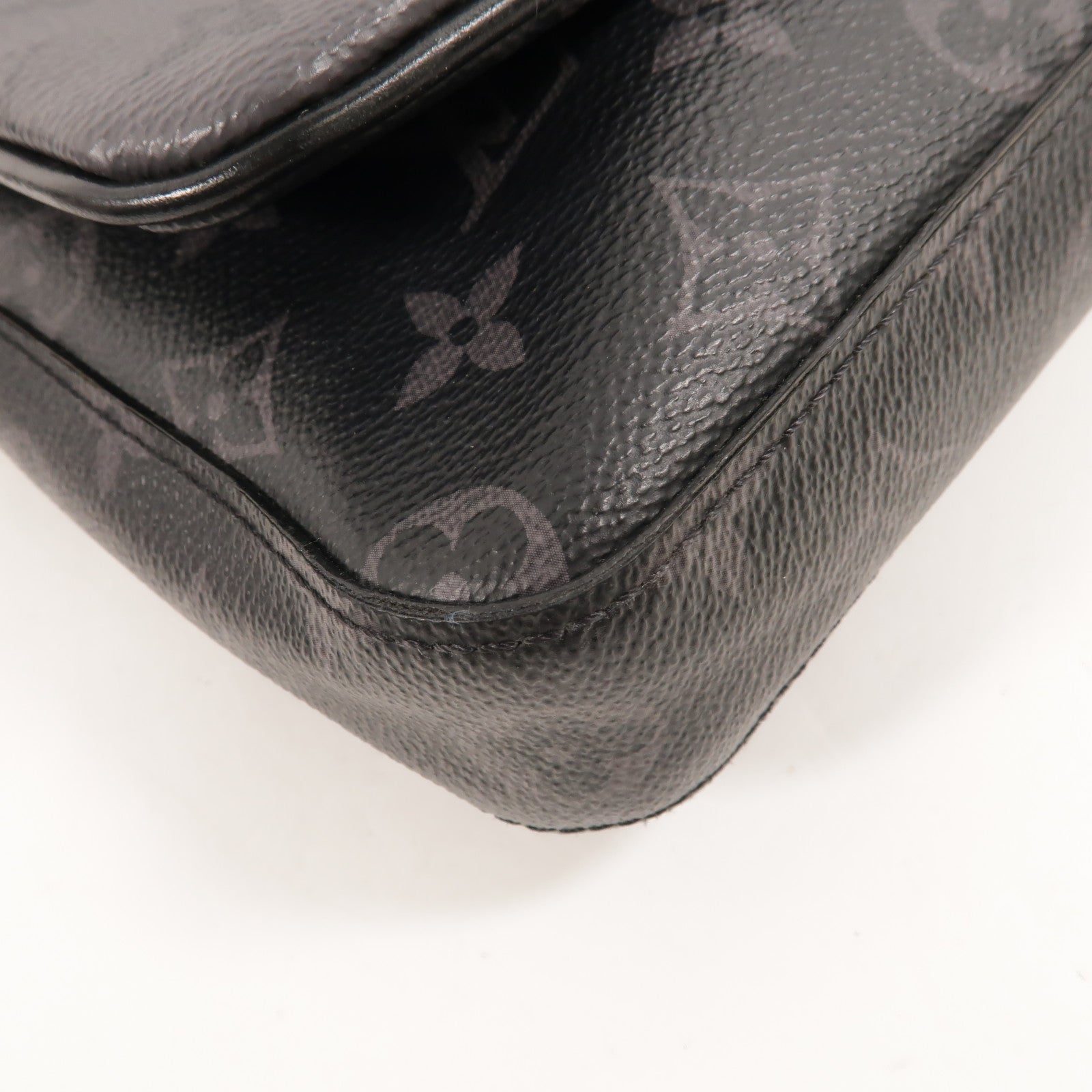 LOUIS VUITTON Monogram Eclipse Reverse Trio Messenger銀扣肩背袋灰色