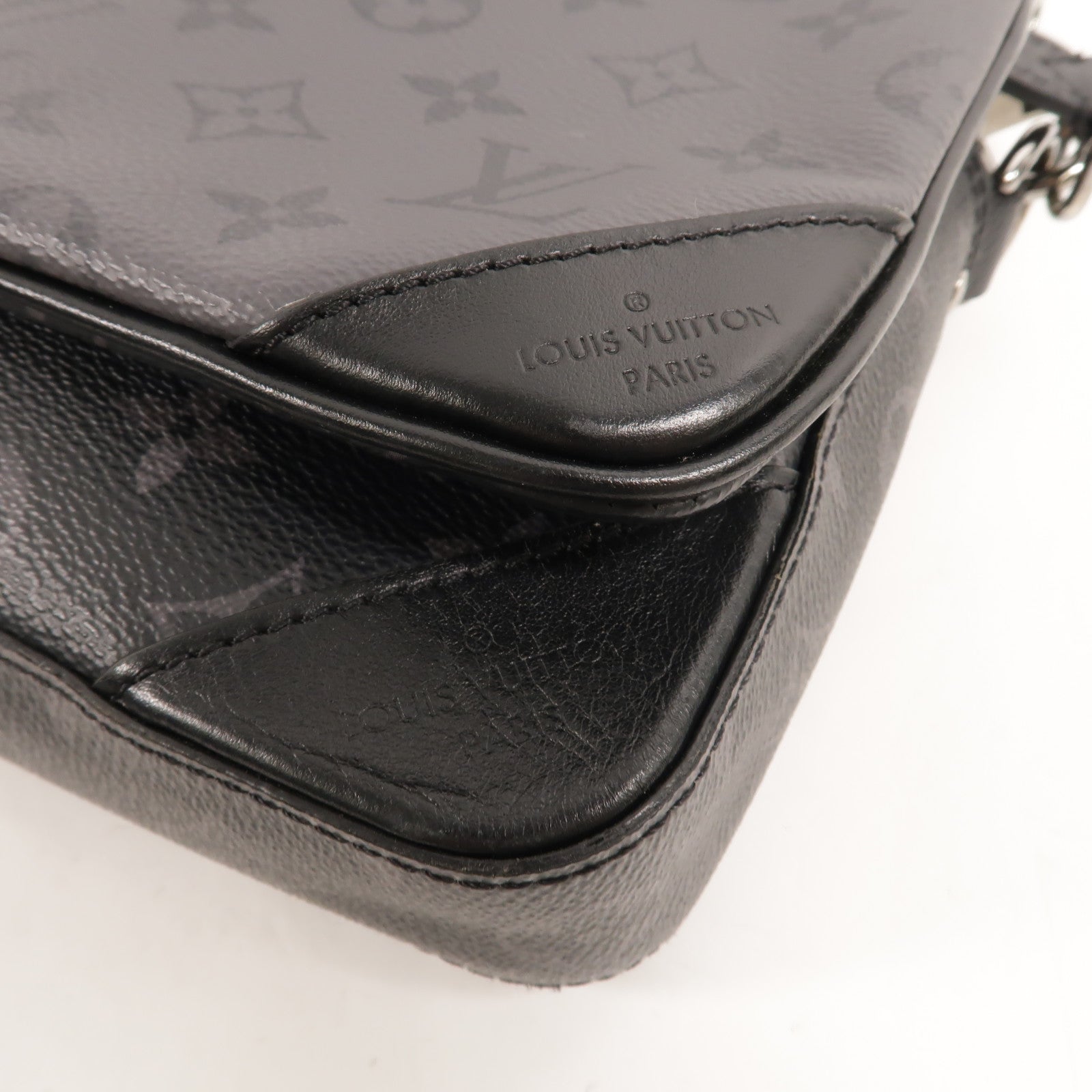 LOUIS VUITTON Monogram Eclipse Reverse Trio Messenger銀扣肩背袋灰色