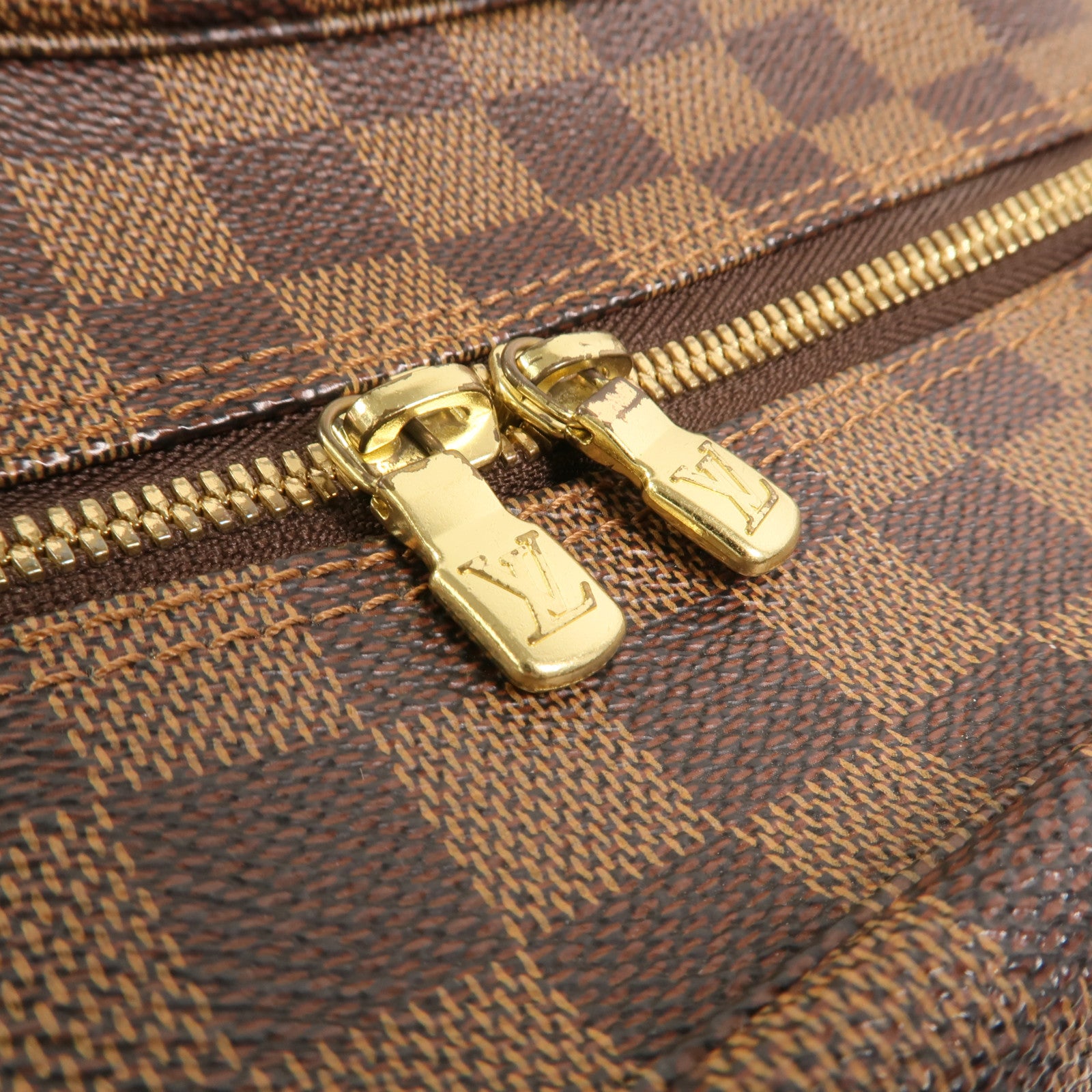 LOUIS VUITTON Damier Naviglio金扣肩背袋