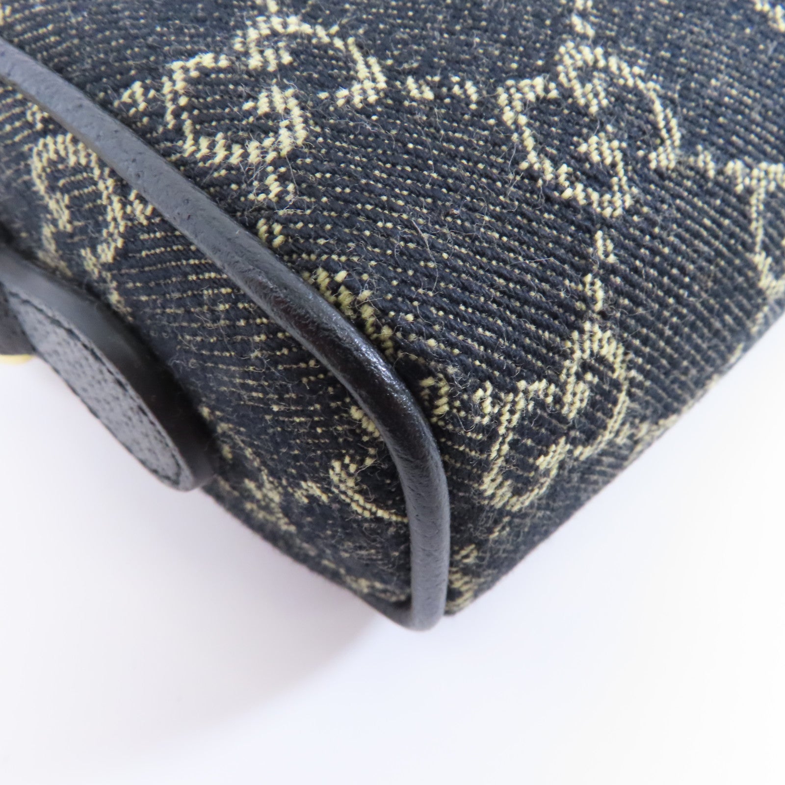 GUCCI 帆布GG Superme Mini金扣肩背袋黑色