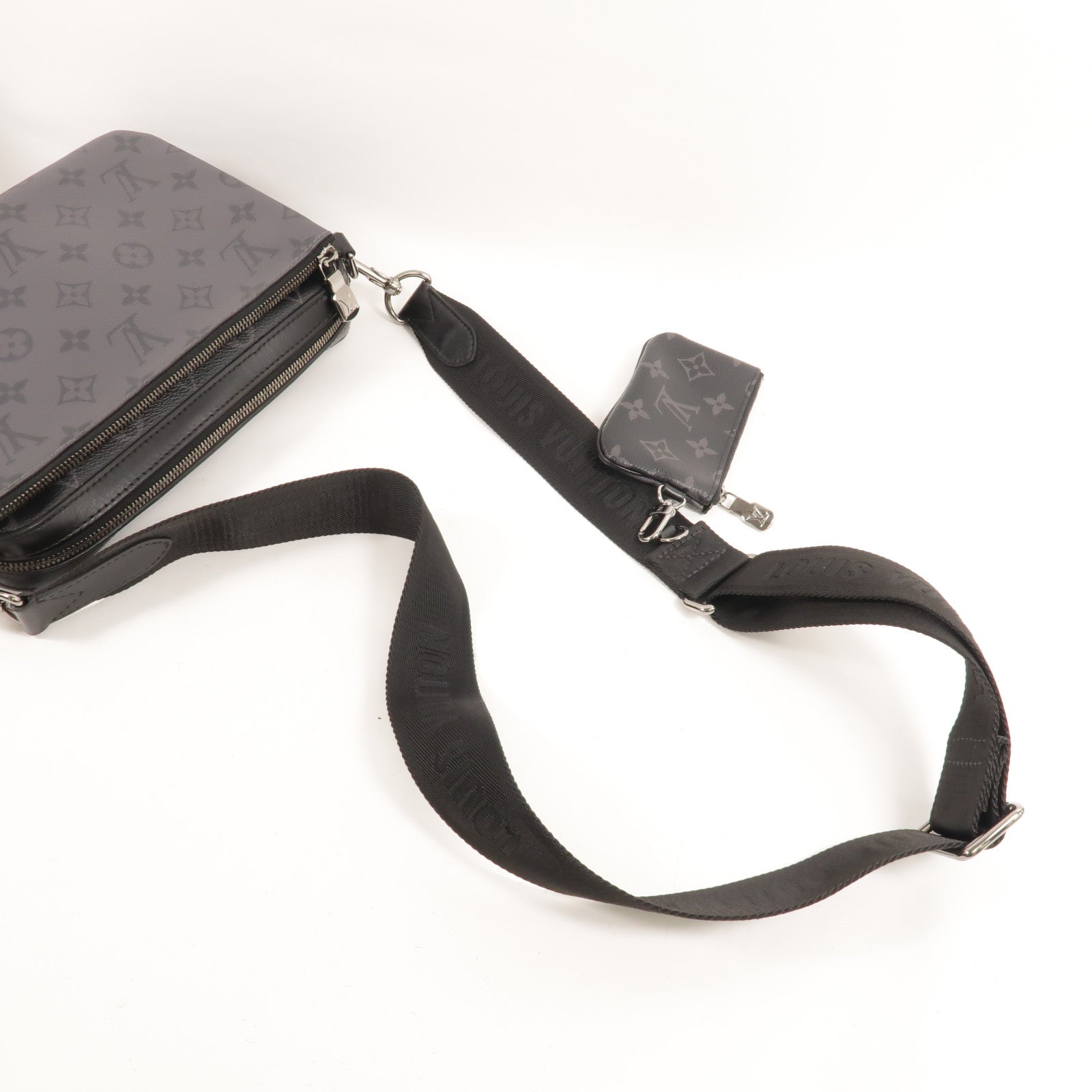 LOUIS VUITTON Monogram Eclipse Reverse Trio Messenger銀扣肩背袋灰色