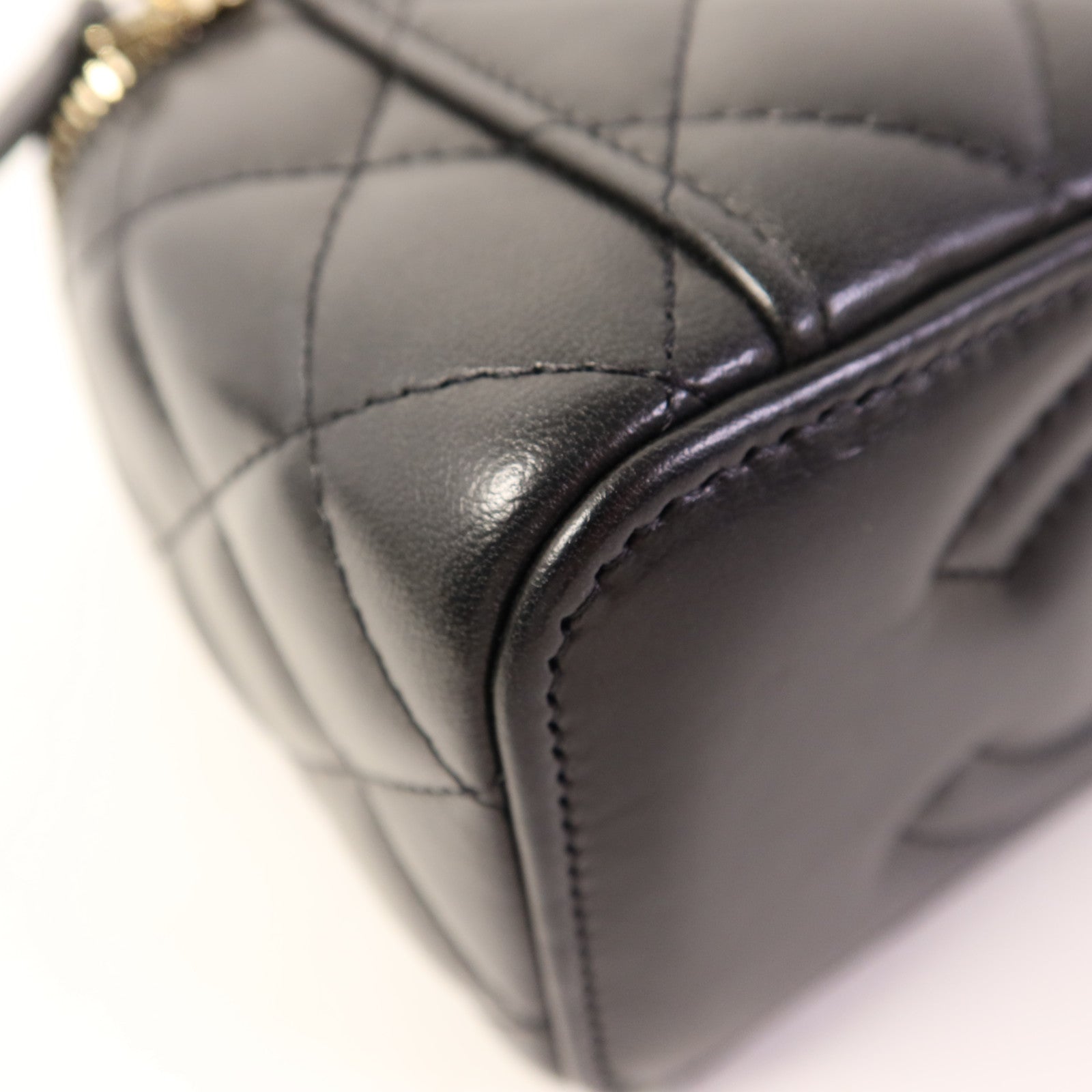 CHANEL 羊皮皮革Vanity Bag金扣鏈帶肩背袋