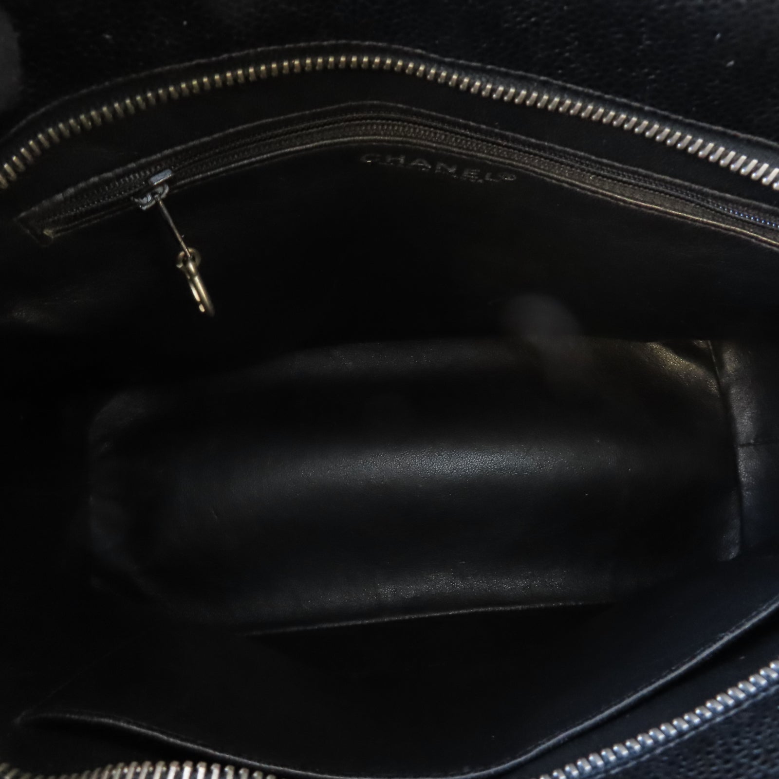 CHANEL 【激減優惠】菱格Caviar皮革Tote Bag銀扣肩背袋黑色