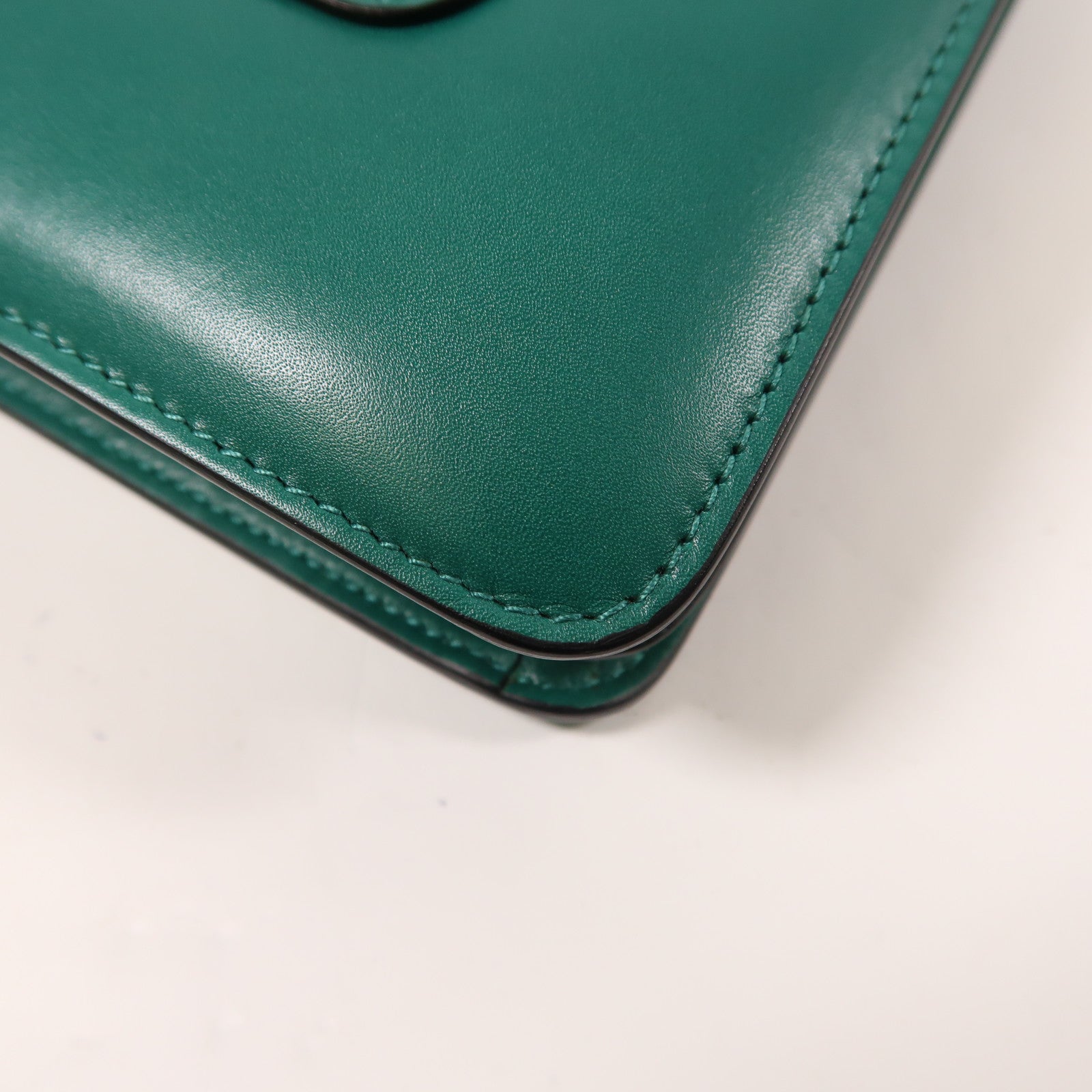 BVLGARI 牛皮皮革Serpenti Forever金扣鏈帶肩背袋