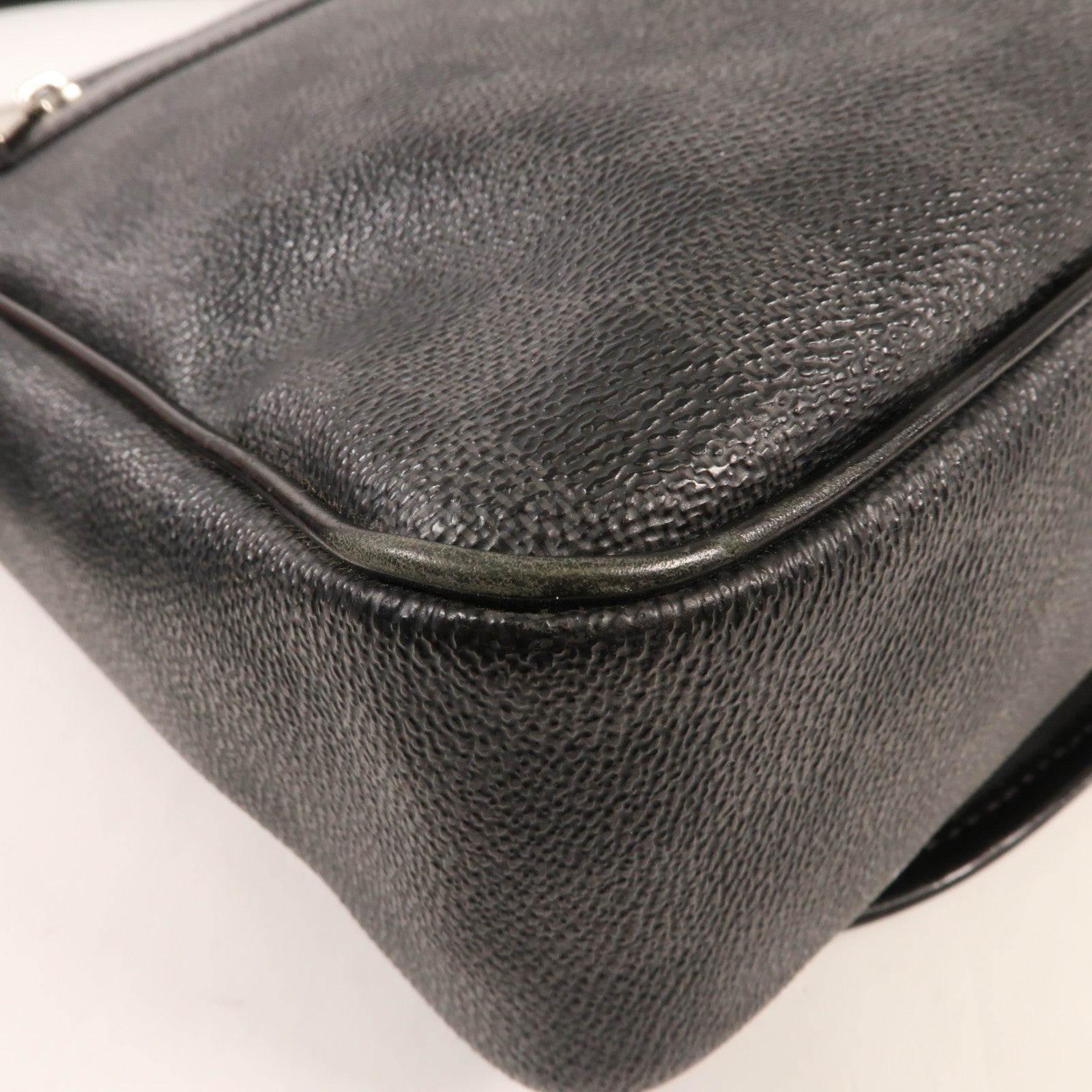 LOUIS VUITTON Damier Graphite Daniel GM銀扣肩背袋