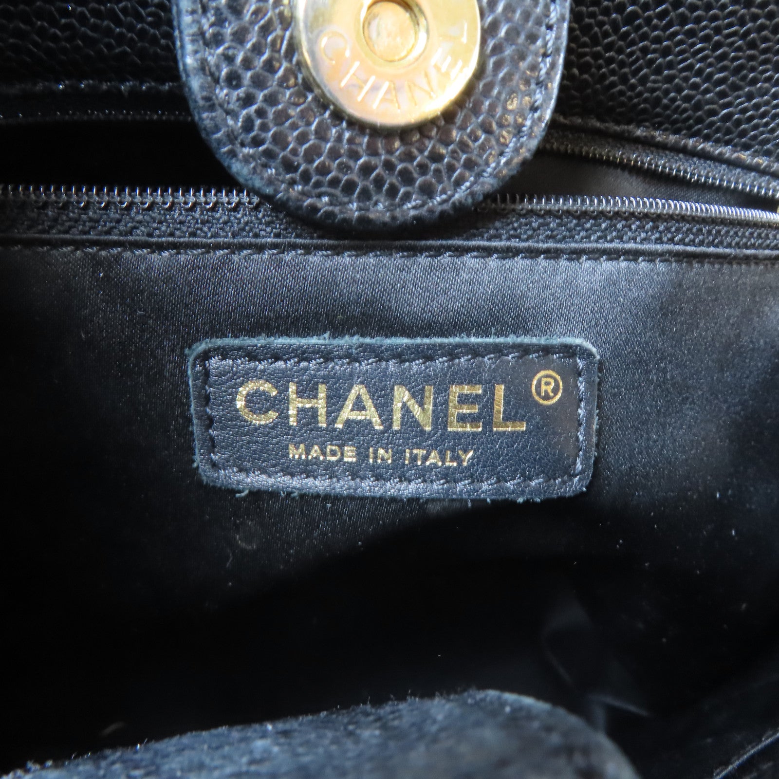 CHANEL 菱格Caviar皮革Shoulder Bag金扣鏈帶肩背袋黑色