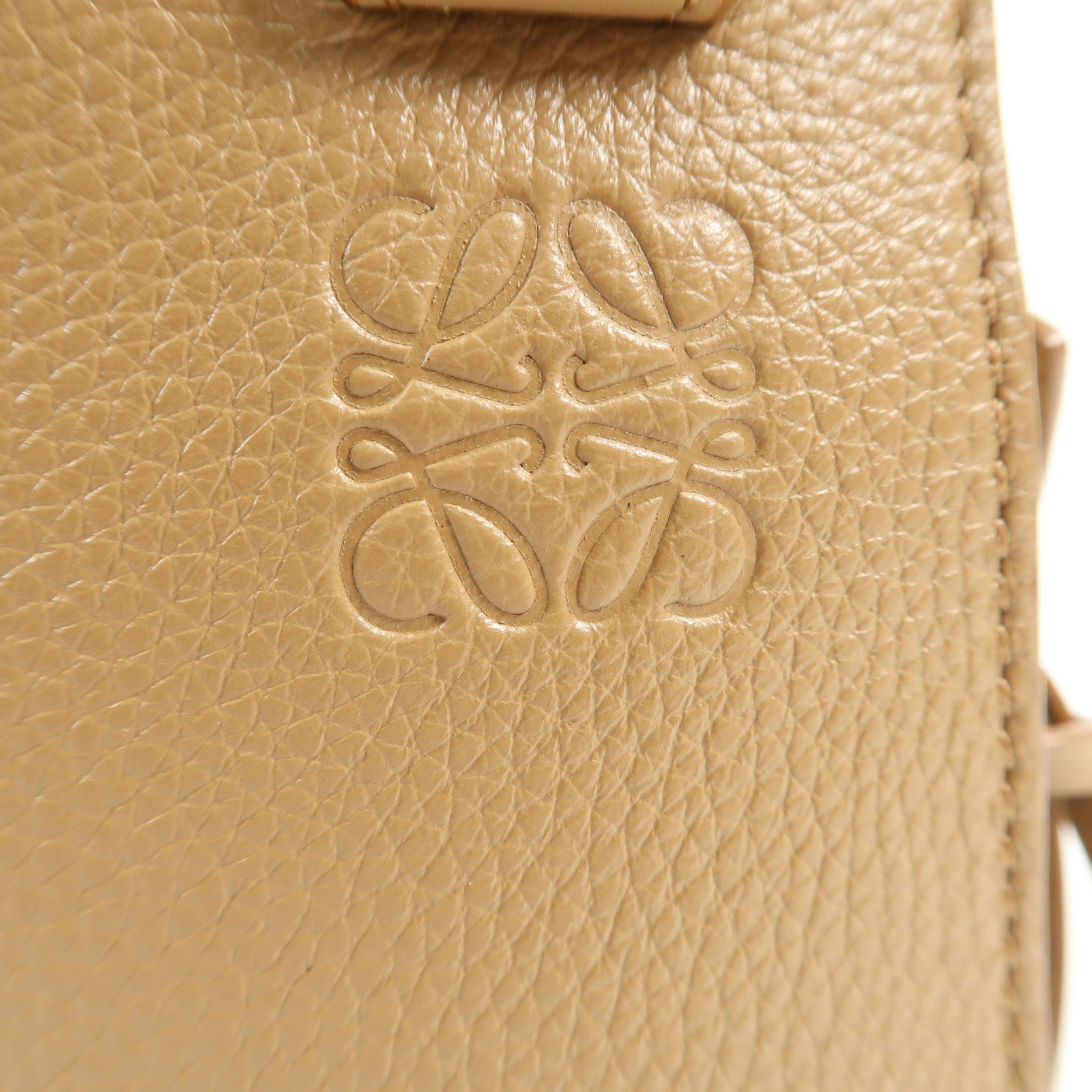 LOEWE 牛皮皮革Compact Hammock金扣手挽肩背兩用袋