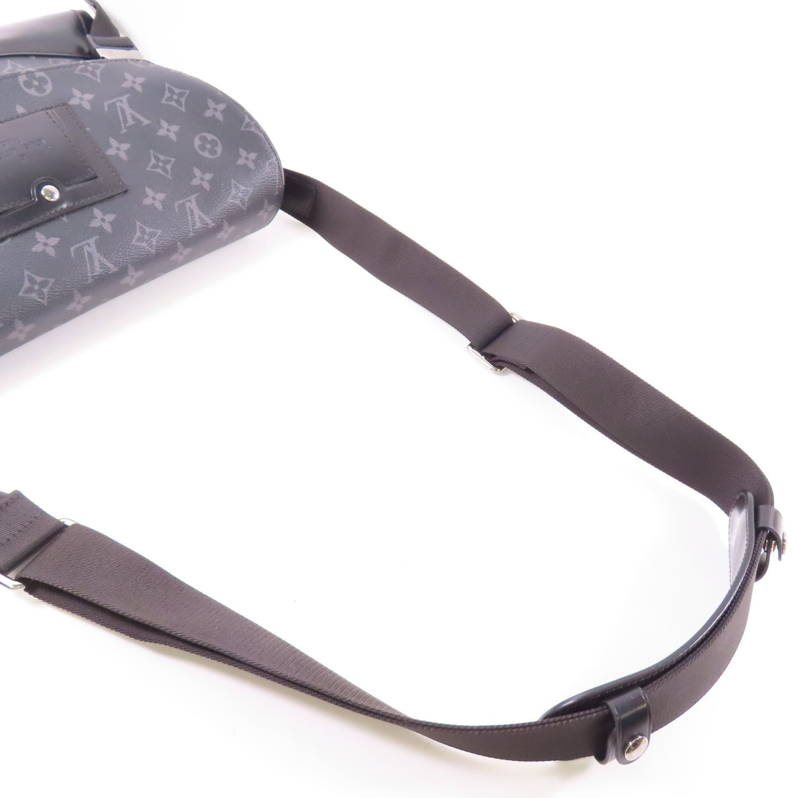 LOUIS VUITTON Monogram Eclipse Messenger PM Voyager銀扣肩背袋