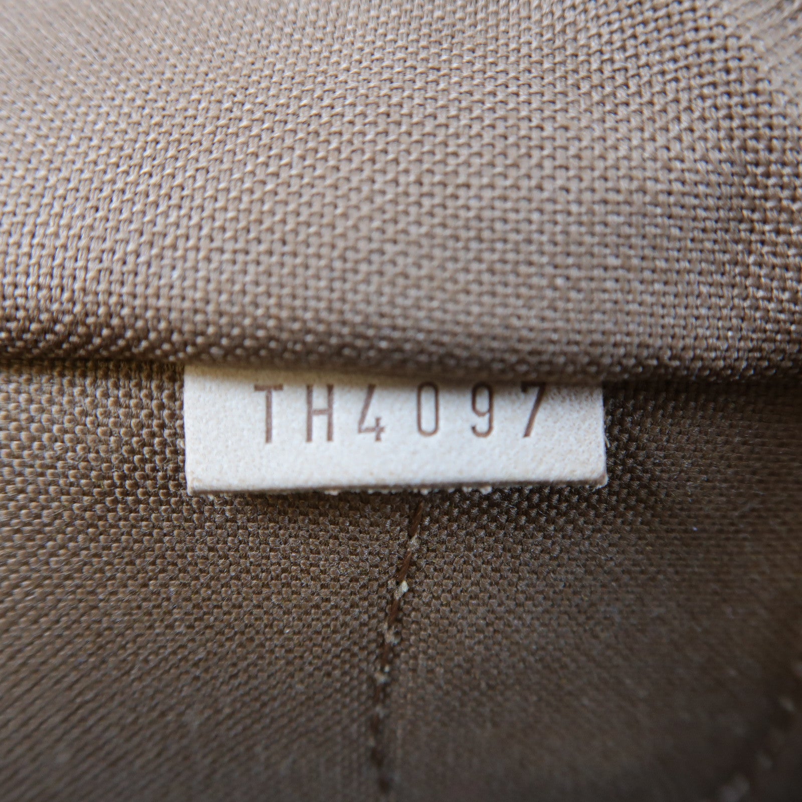 LOUIS VUITTON Monogram Mantergoueil PM金扣肩背袋啡色