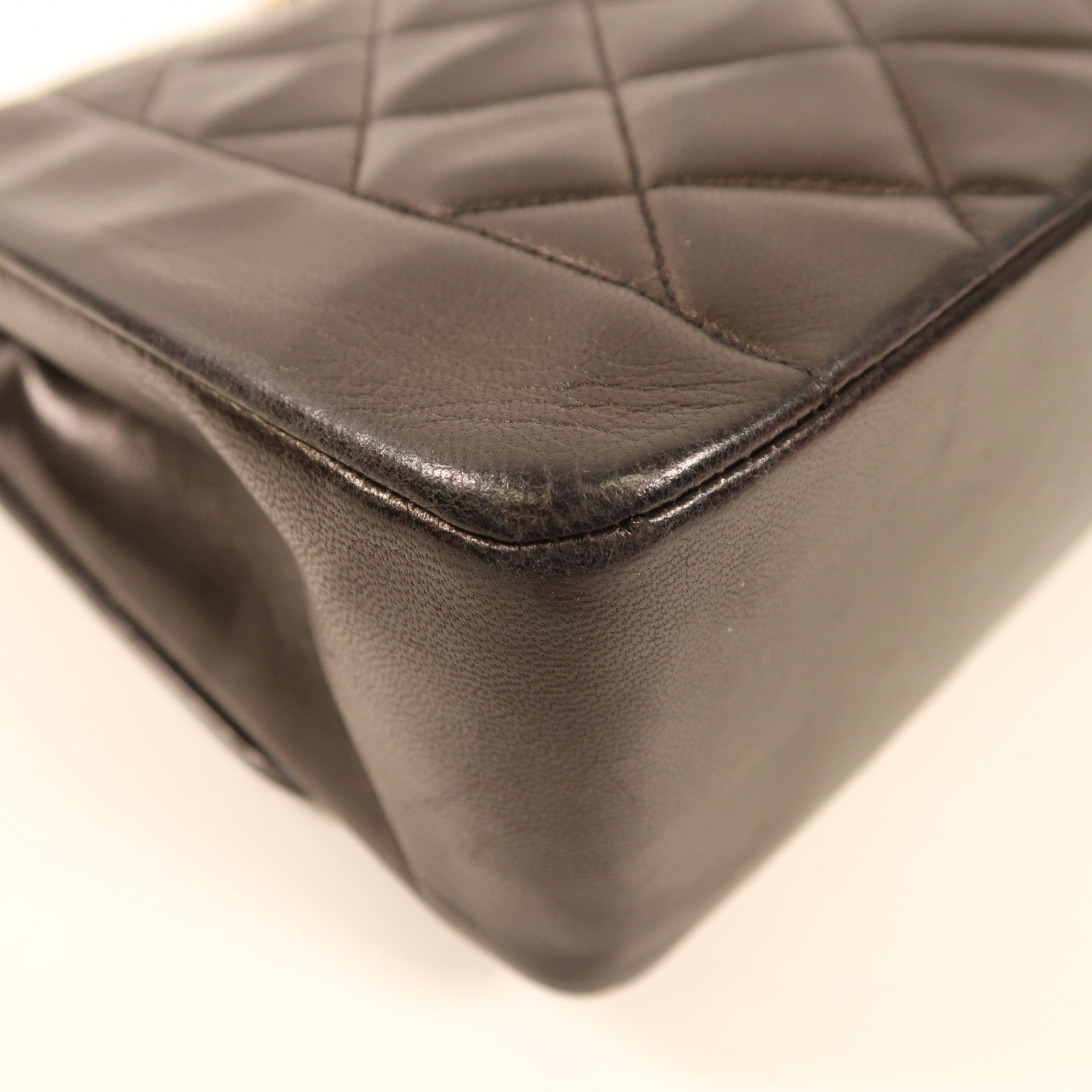 CHANEL 羊皮皮革Diana Shoulder金扣鏈帶肩背袋