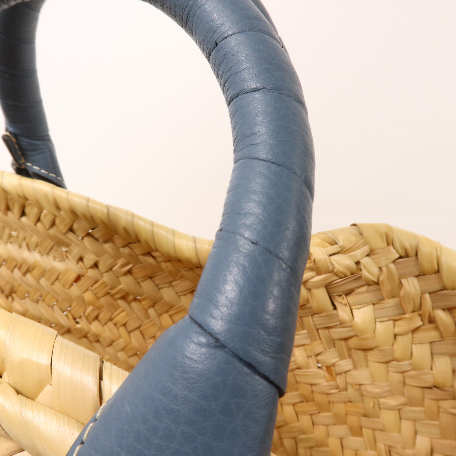 Chloe Raffia Marcie Busket手挽袋