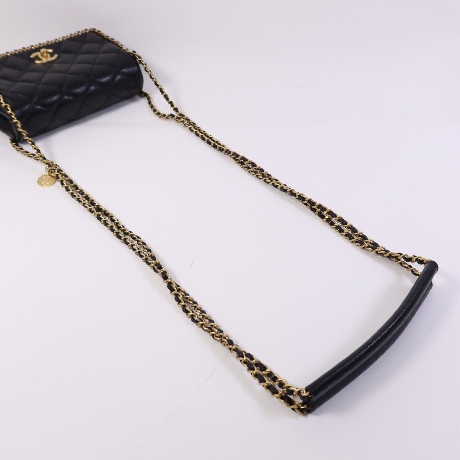 CHANEL 牛皮皮革Seasonal Matelasse金扣鏈帶肩背袋