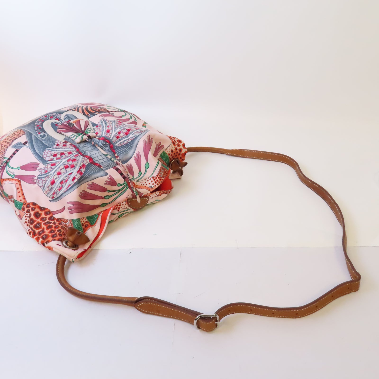 HERMES 絲質Silk City Bag銀扣肩背袋粉紅色