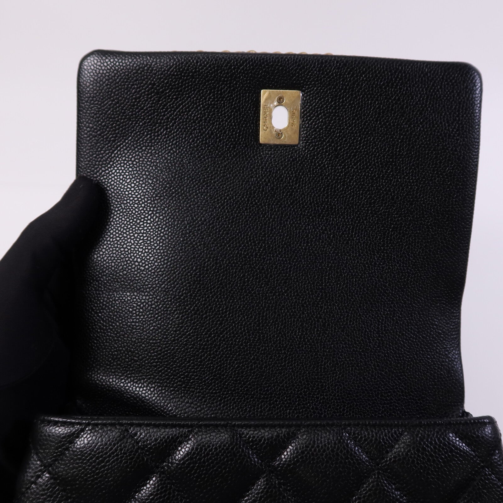 CHANEL 牛皮皮革Seasonal Matelasse金扣鏈帶肩背袋