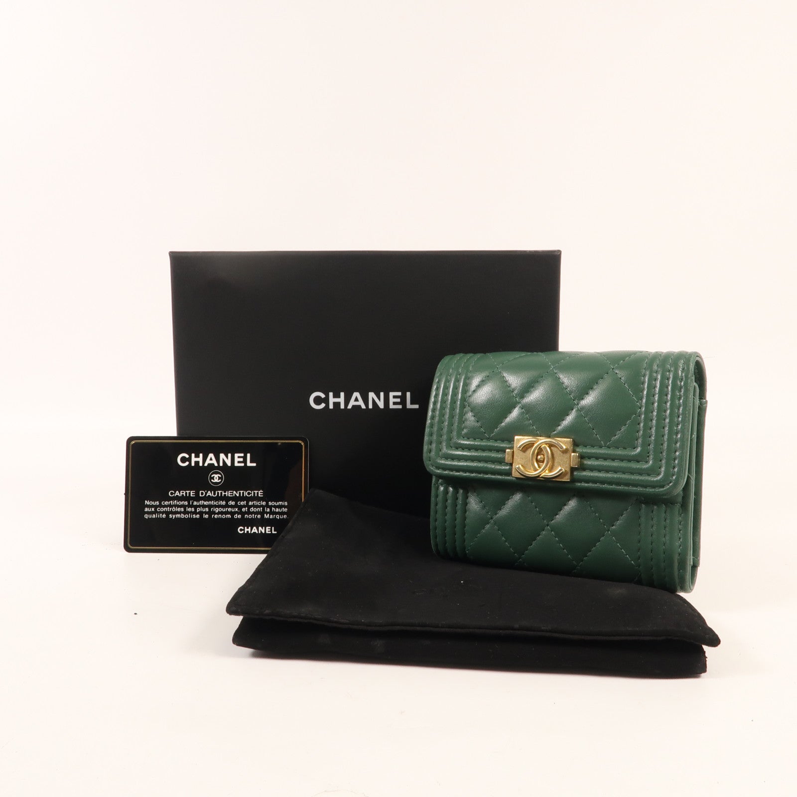 CHANEL 【激減優惠】羊皮皮革Boy Chanel Three-fold Wallet金扣錢包