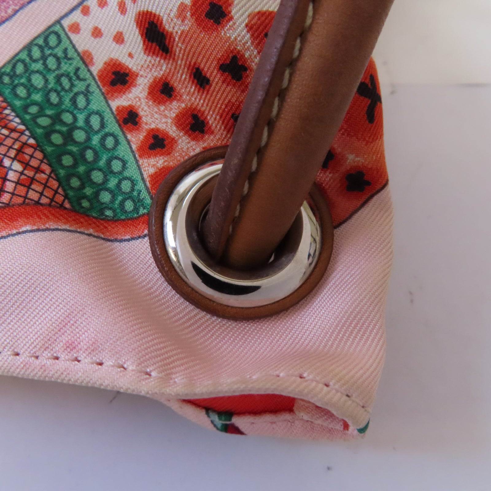 HERMES 絲質Silk City Bag銀扣肩背袋粉紅色