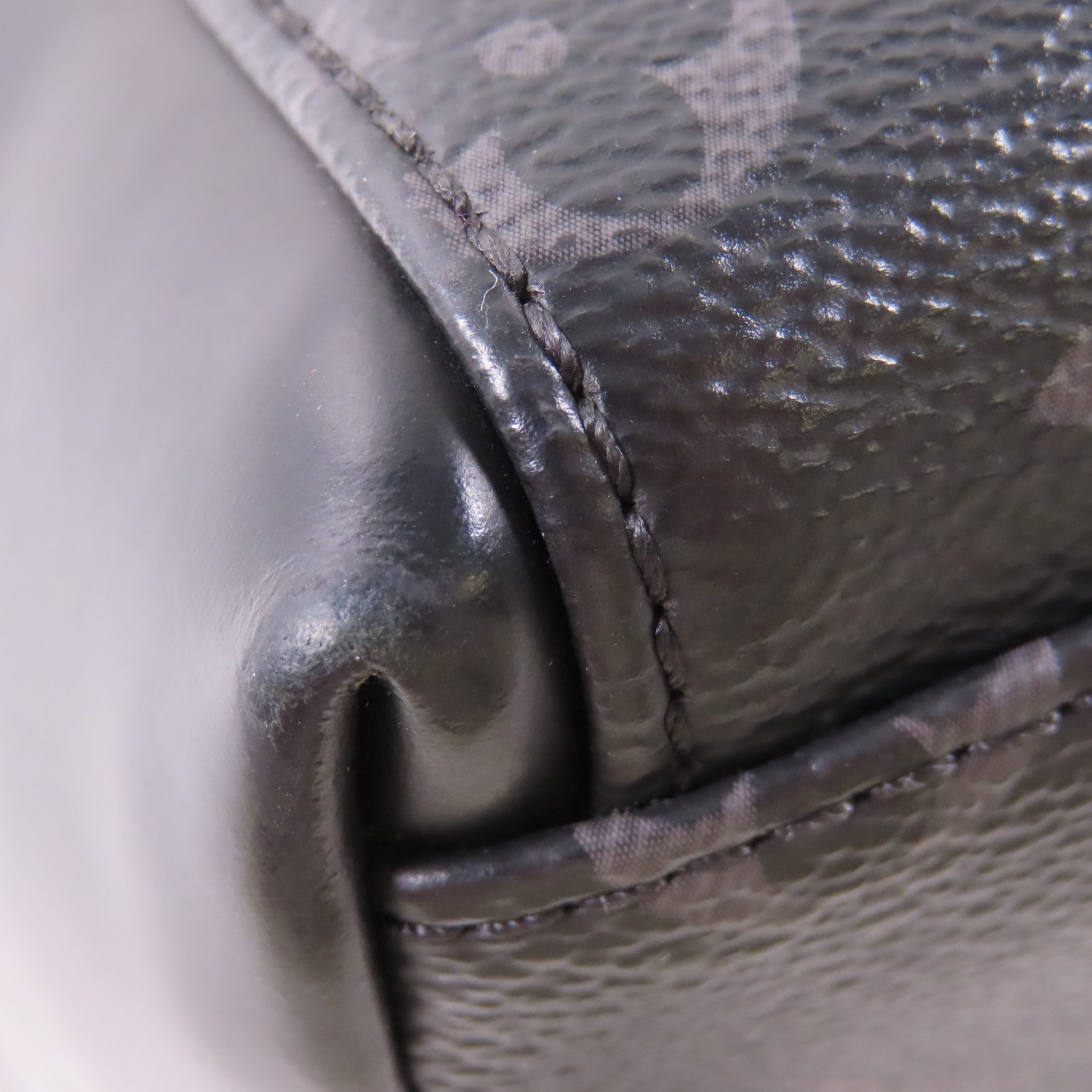 LOUIS VUITTON Monogram Eclipse Messenger PM Voyager銀扣肩背袋