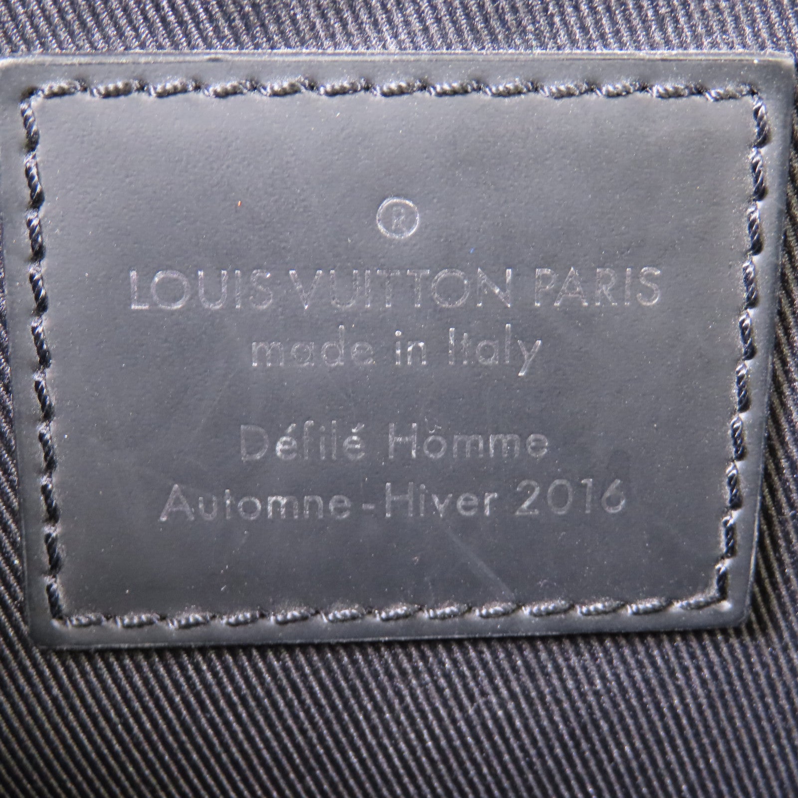 LOUIS VUITTON Monogram Eclipse Messenger PM Voyager銀扣肩背袋