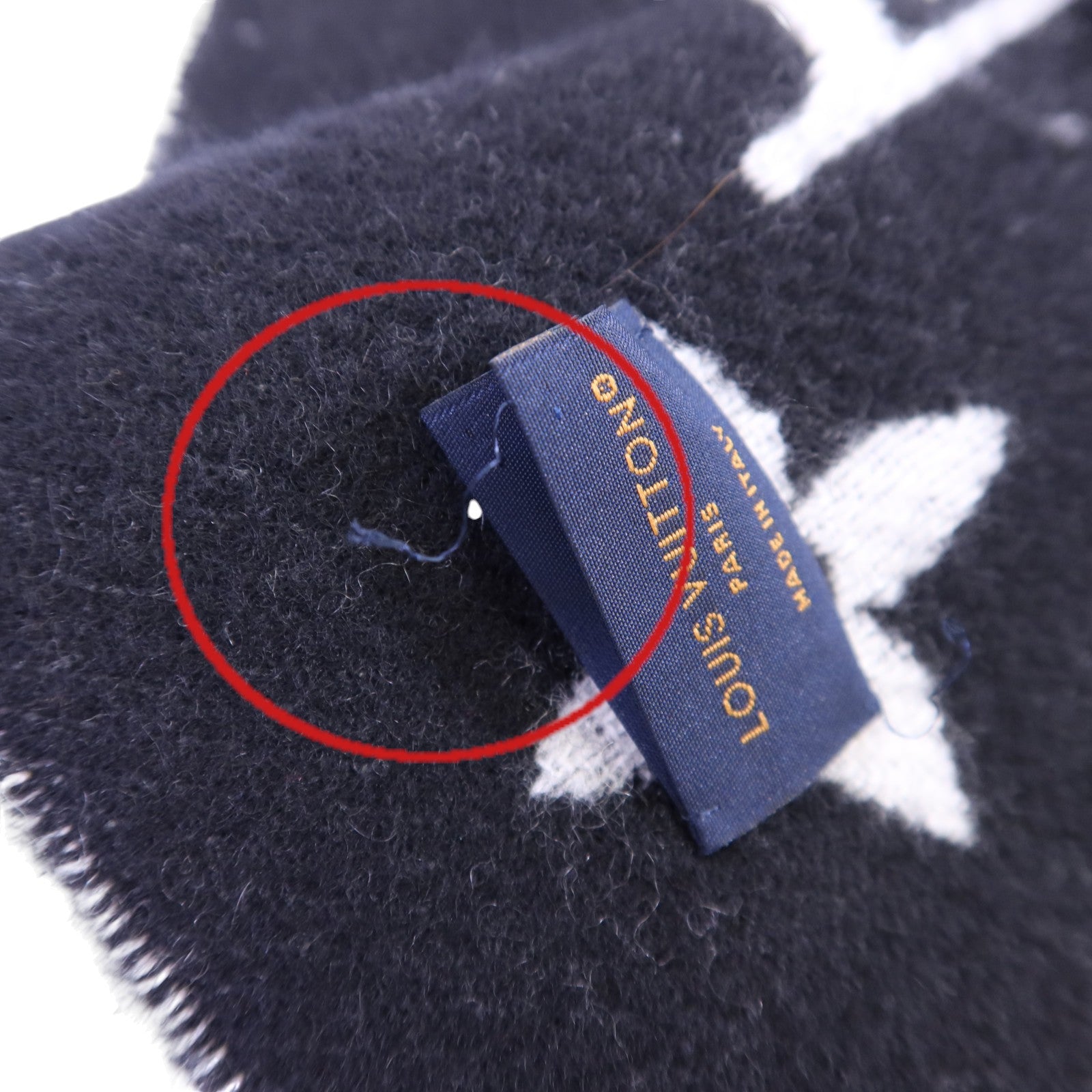 LOUIS VUITTON 羊毛Monogram Infinity Muffler圍巾