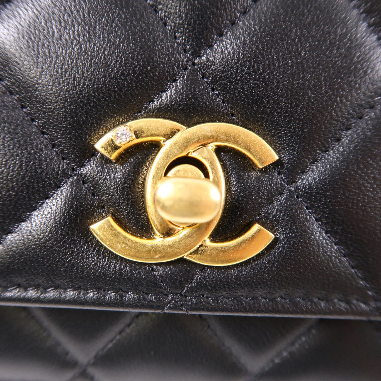 CHANEL 菱格羊皮皮革Wallet On Chain金扣鏈帶手挽肩背兩用袋黑色