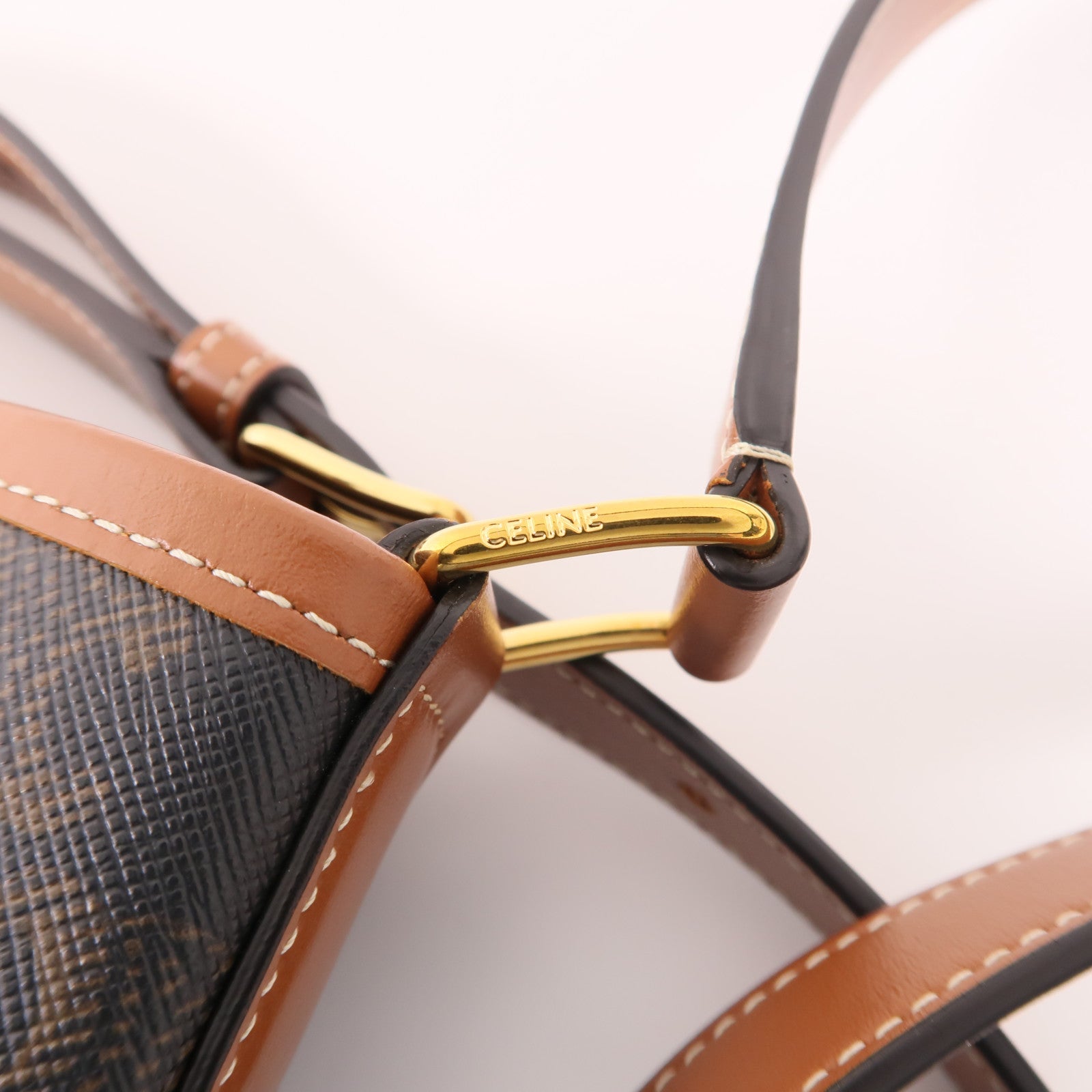 CELINE 塗層帆布Triomphe Bucket金扣肩背袋
