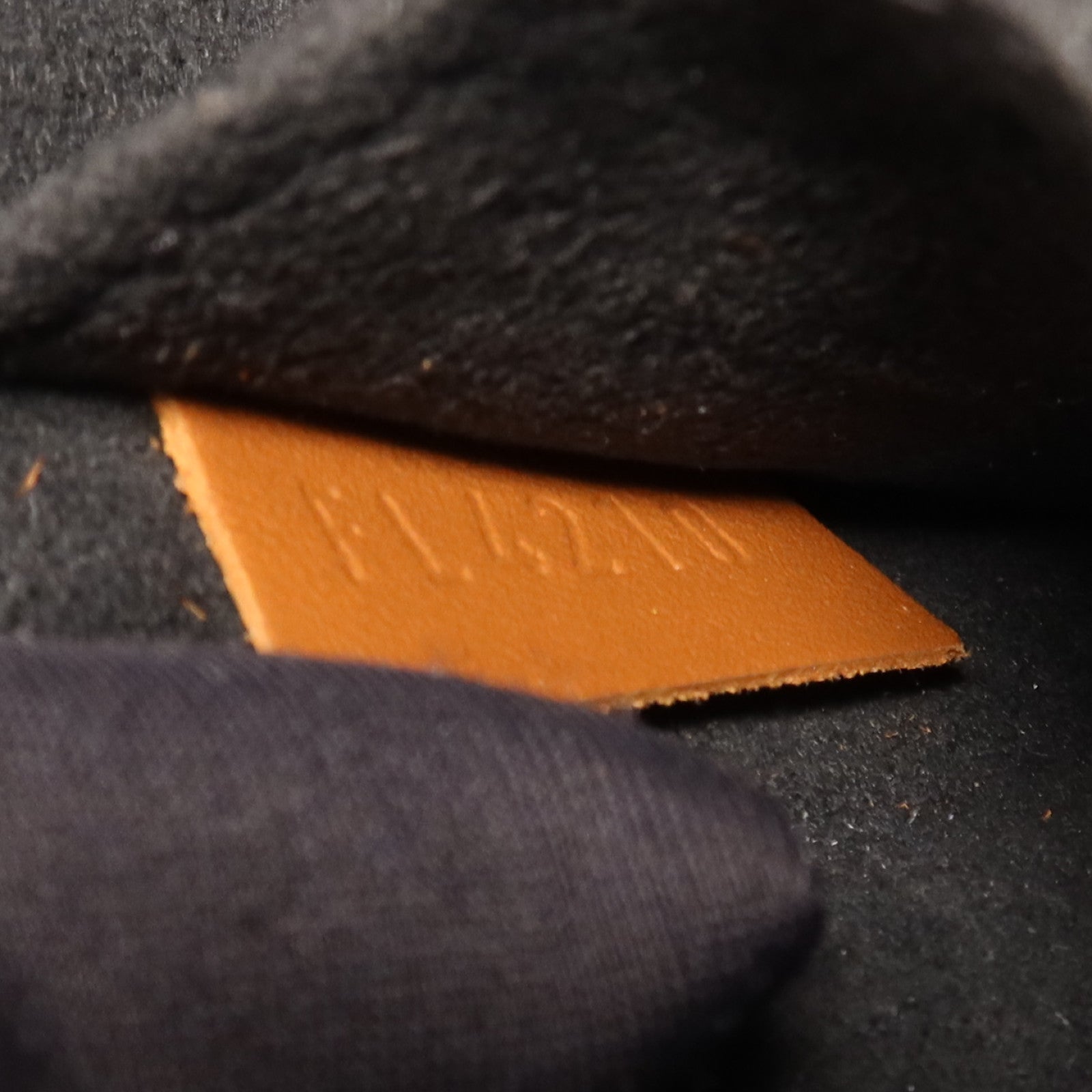 LOUIS VUITTON Monogram Reverse Mini Dauphine金扣肩背袋