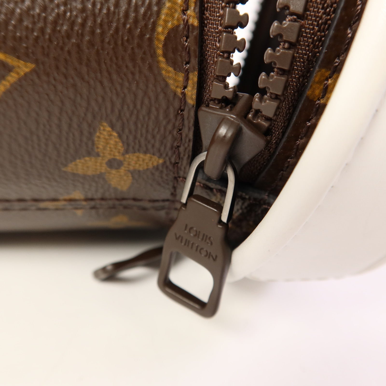 LOUIS VUITTON Monogram Coffee Cup肩背袋