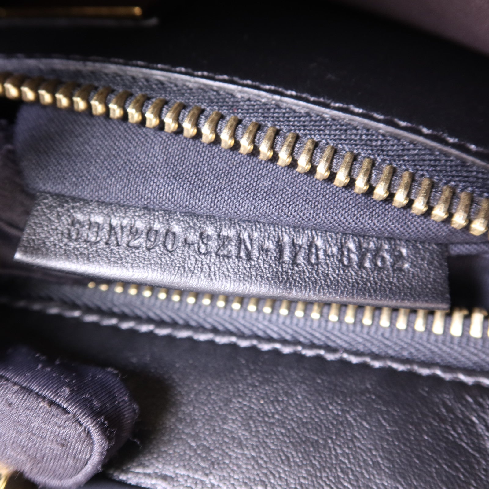 FENDI 牛皮皮革Peekaboo金扣手挽肩背兩用袋