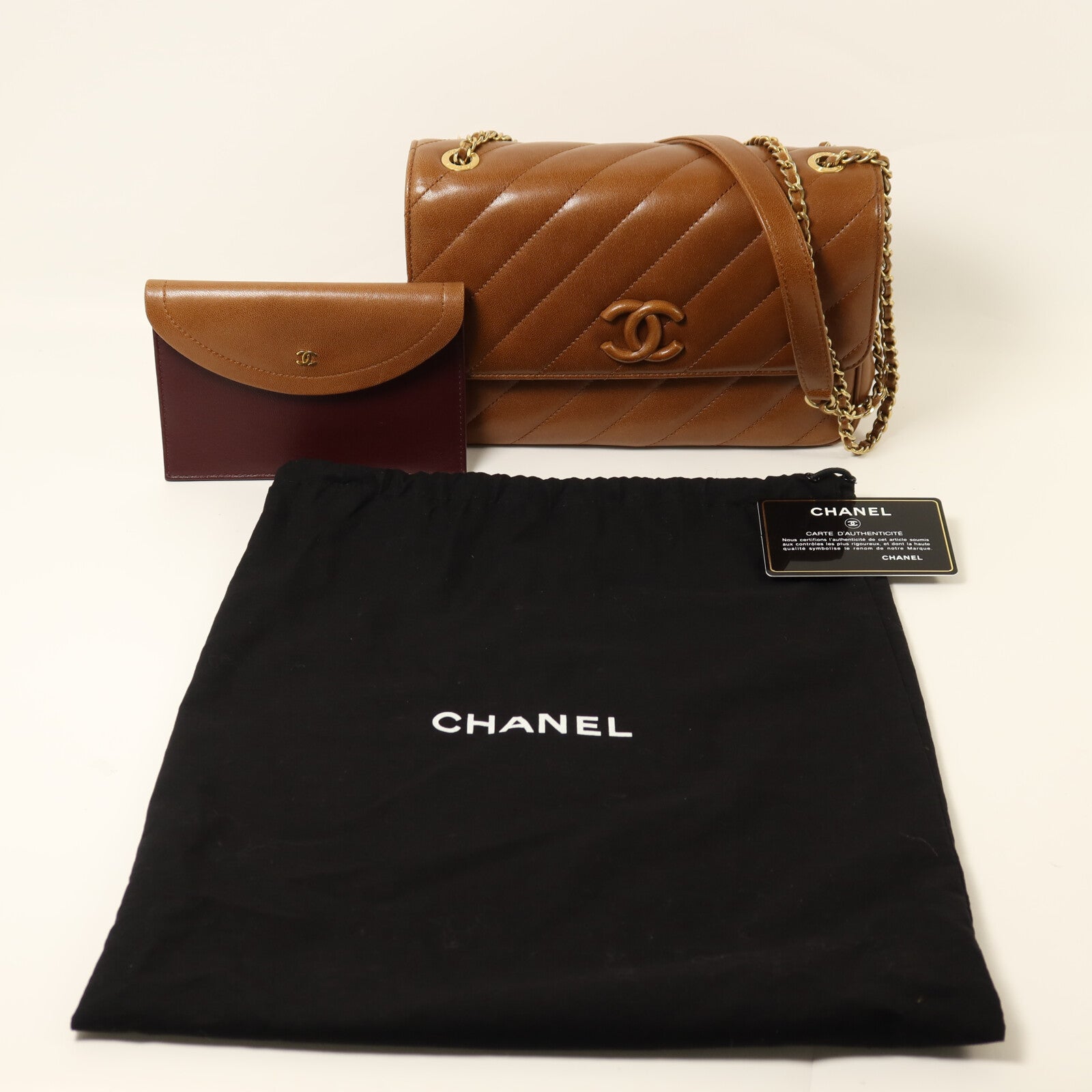CHANEL 牛皮皮革Chain Shoulder金扣鏈帶肩背袋