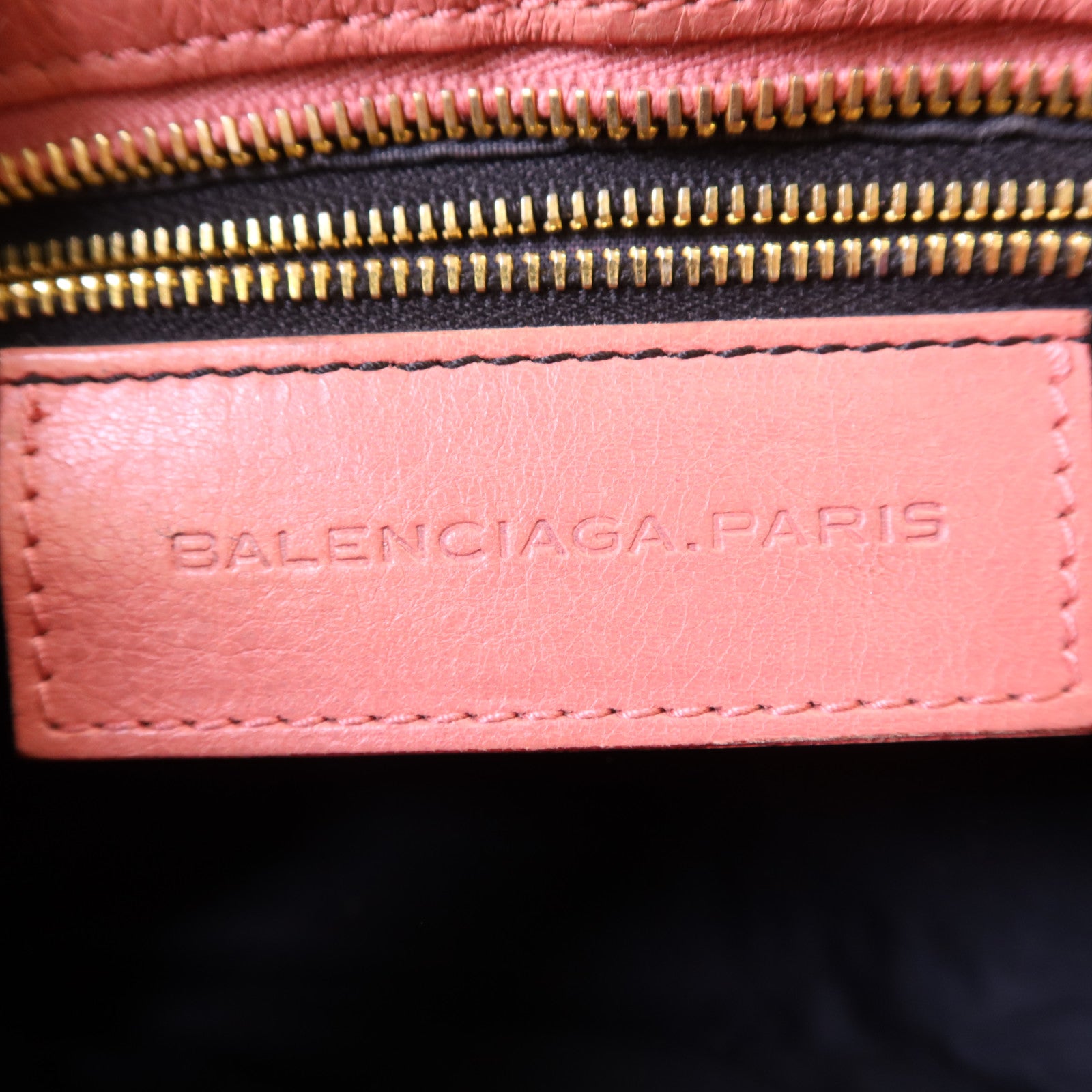 BALENCIAGA 牛皮皮革Motorcycle City Bag金扣肩背袋