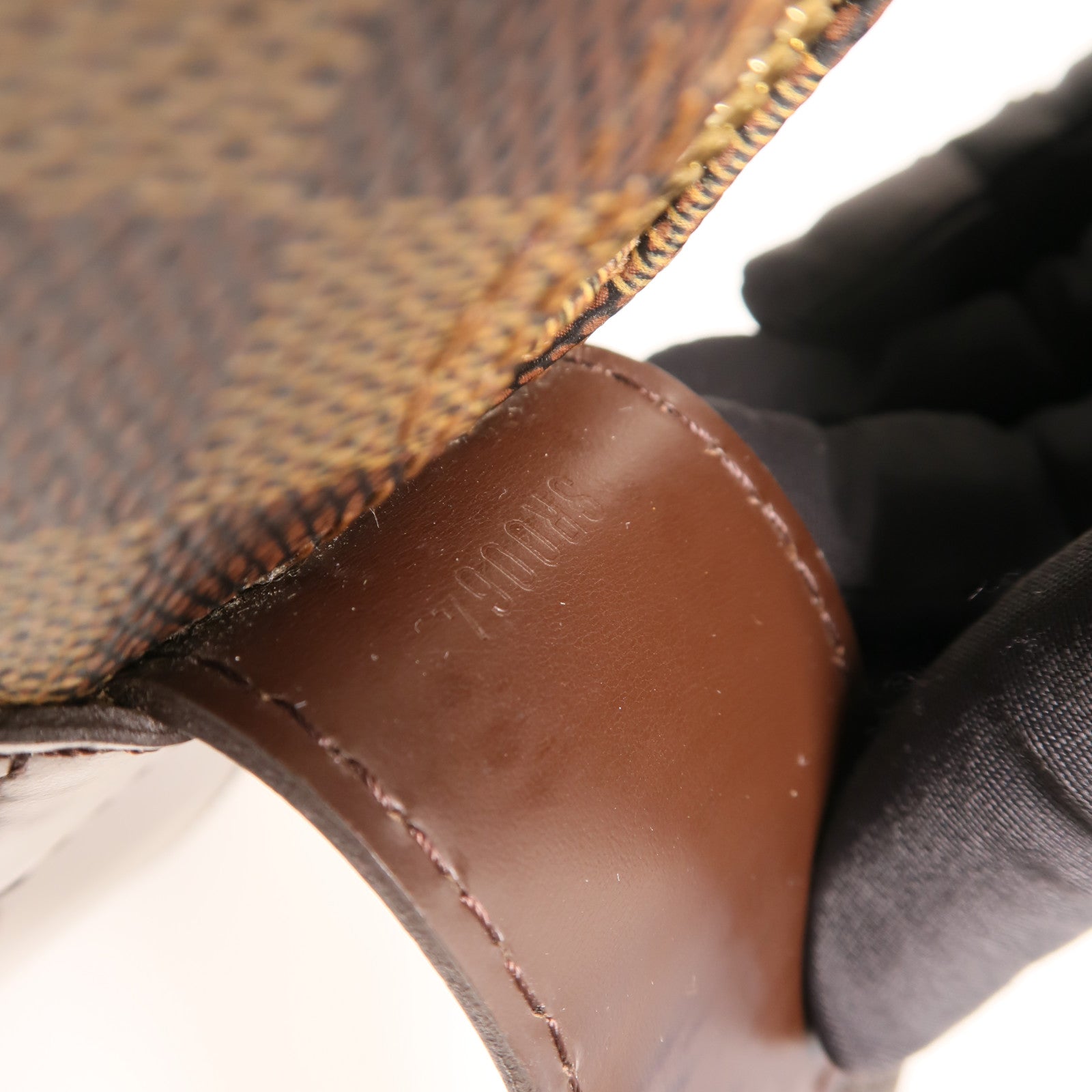 LOUIS VUITTON Damier Naviglio金扣肩背袋