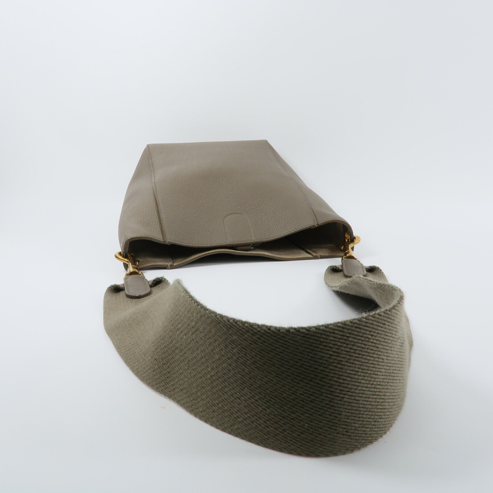 CELINE 牛皮皮革Sangle Bucket Small肩背袋