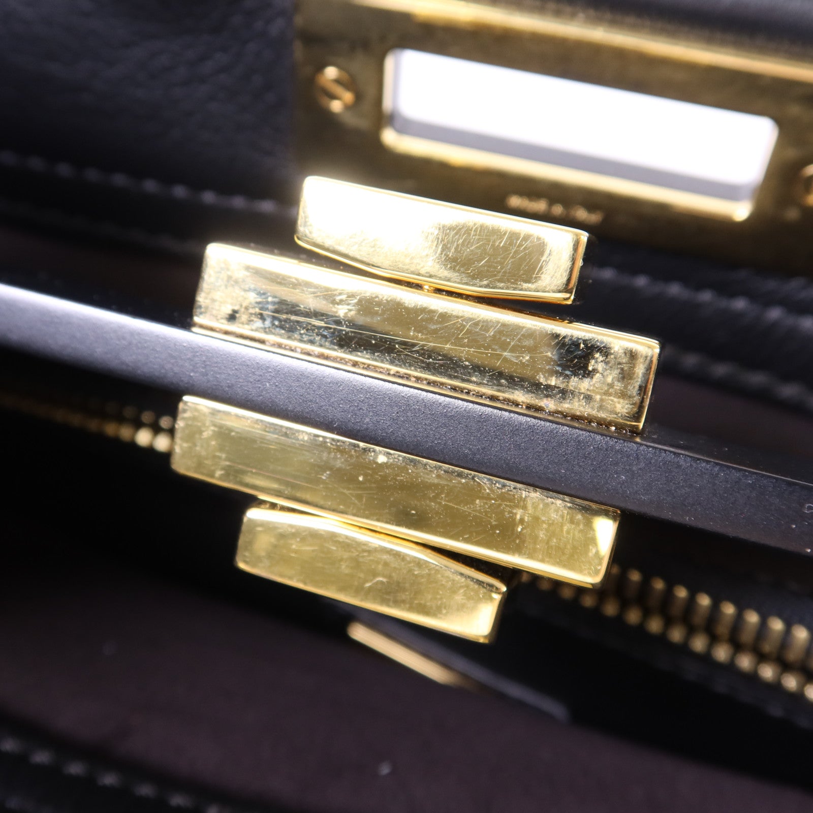 FENDI 牛皮皮革Peekaboo金扣手挽肩背兩用袋