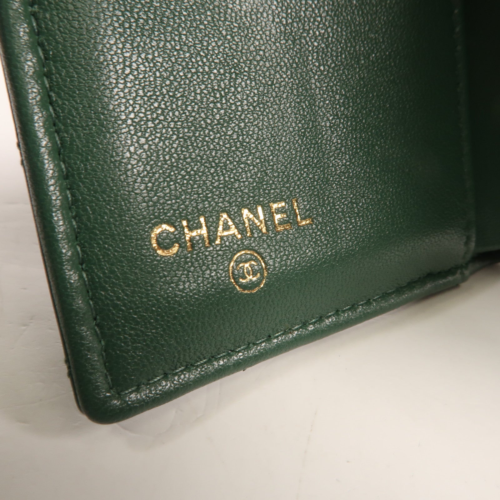 CHANEL 羊皮皮革Boy Chanel Three-fold Wallet金扣錢包
