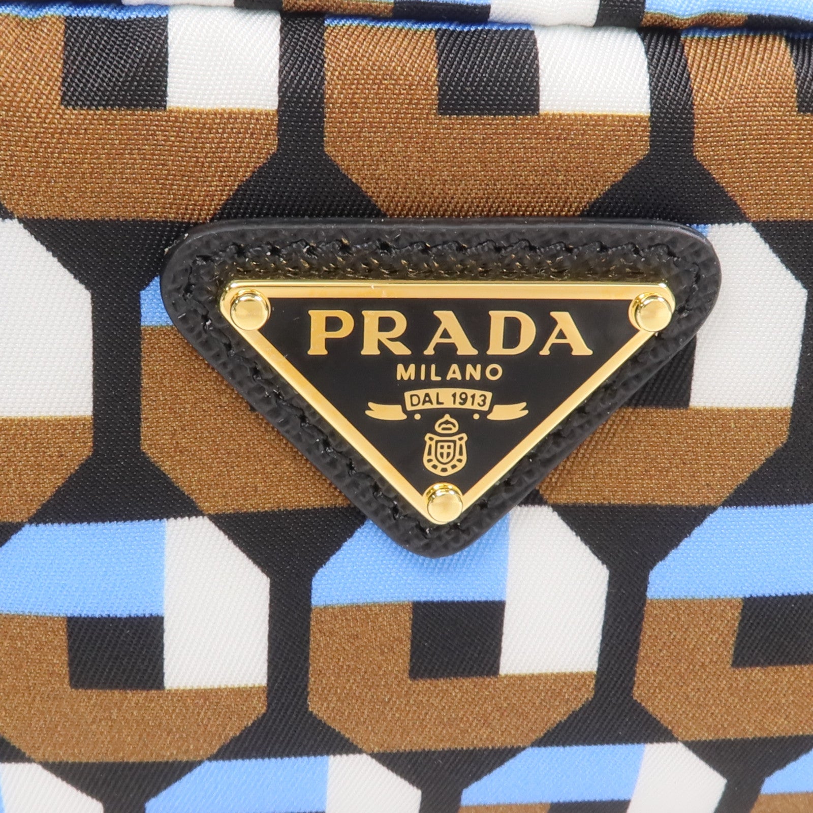 PRADA 尼龍Pouch金扣手拿包