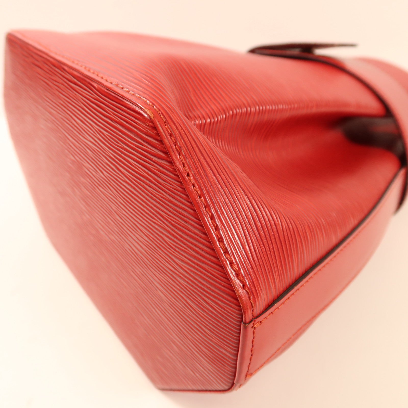 LOUIS VUITTON Epi Sac De Paul金扣肩背袋