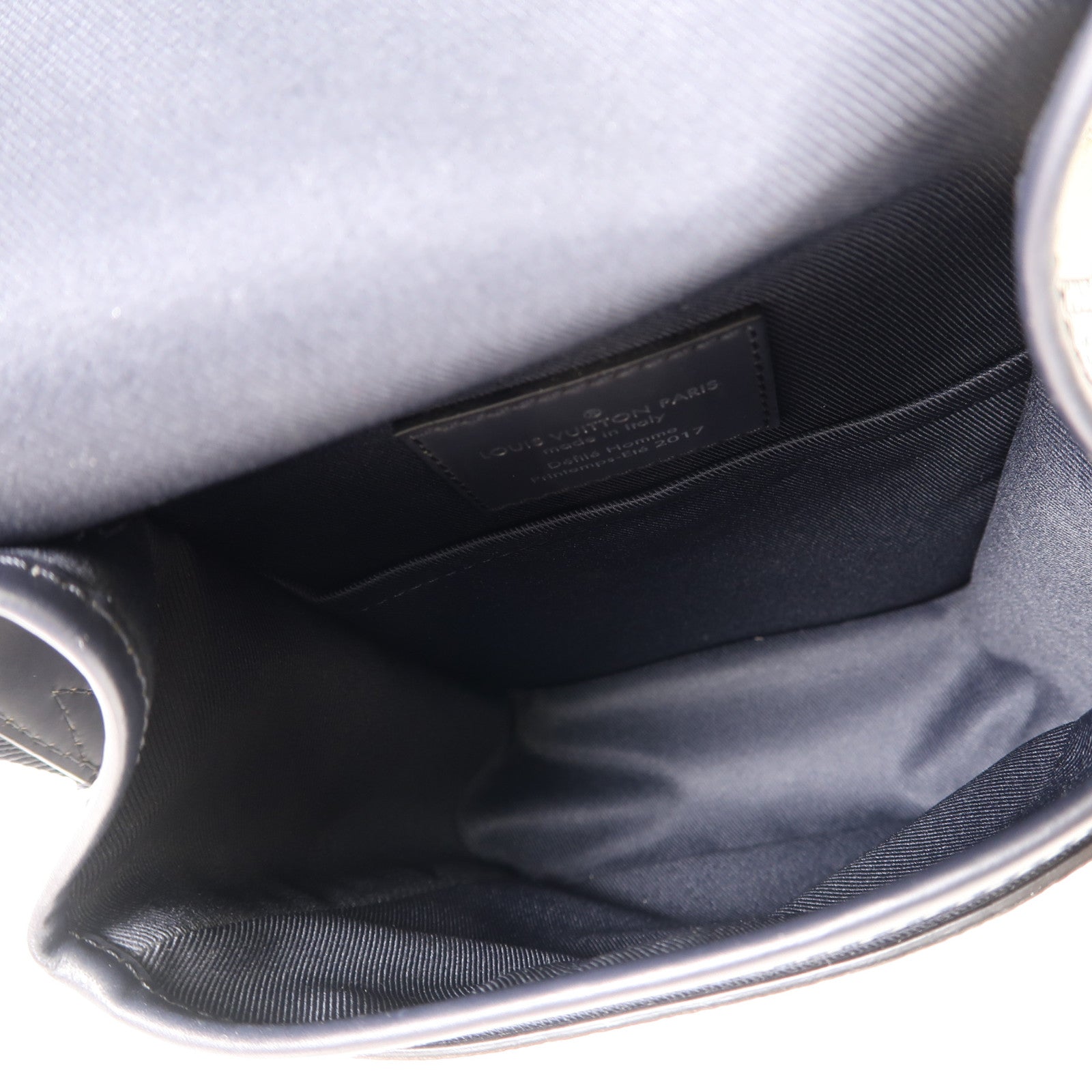 LOUIS VUITTON 【激減優惠】Monogram Savane Messenger BB銀扣手拿包黑色