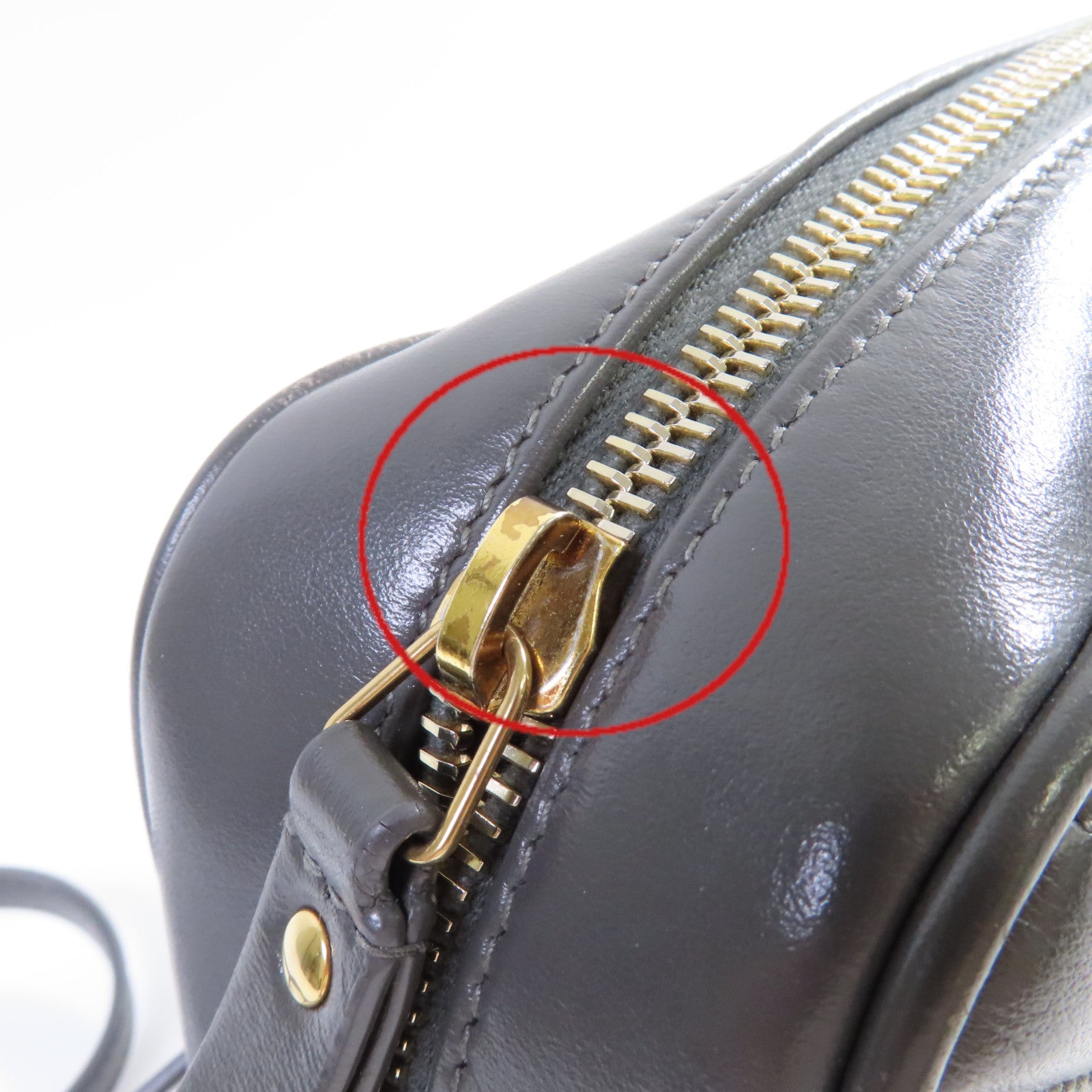 SAINT LAURENT 斜紋牛皮皮革Lou Camera Shoulder Bag金扣肩背袋灰色