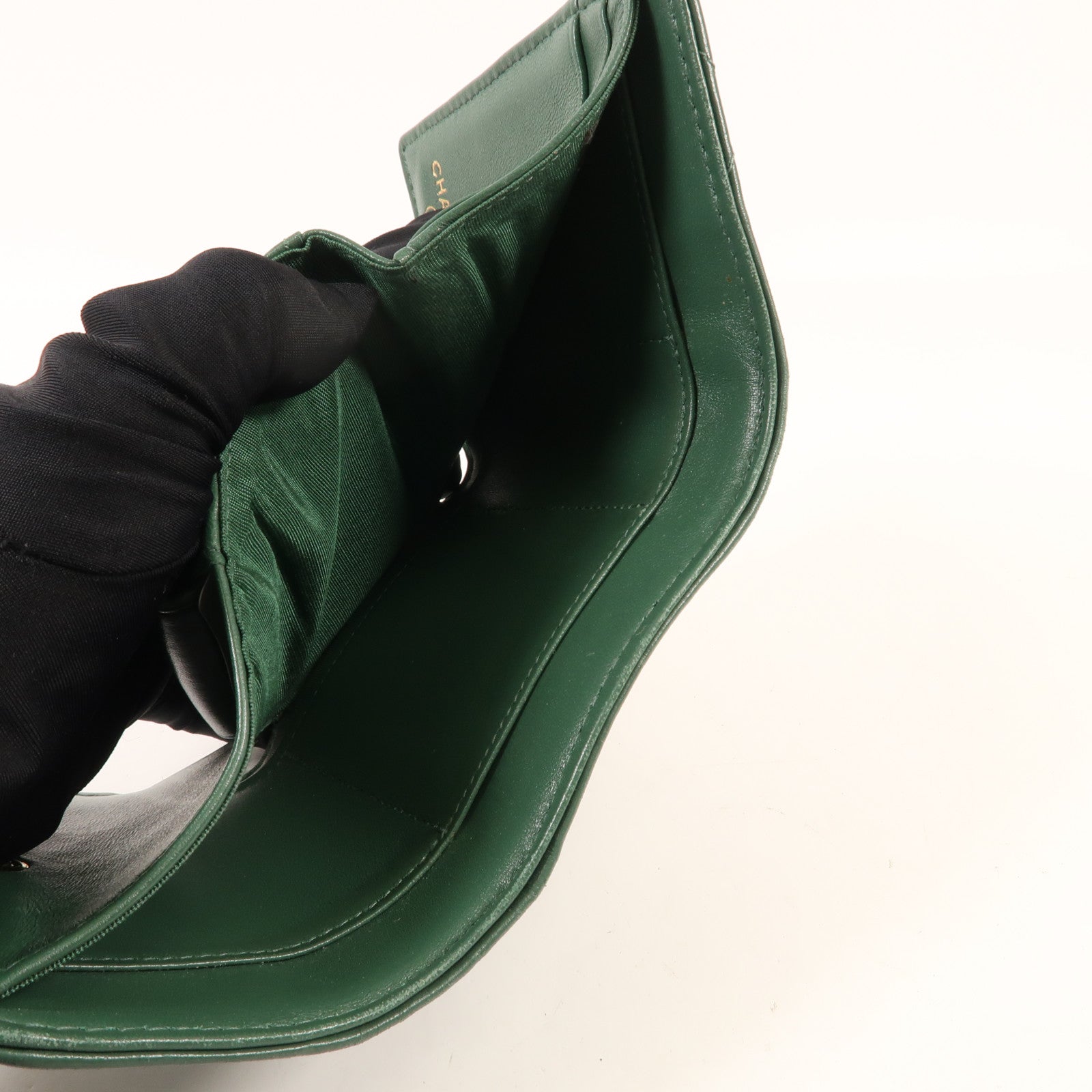 CHANEL 羊皮皮革Boy Chanel Three-fold Wallet金扣錢包