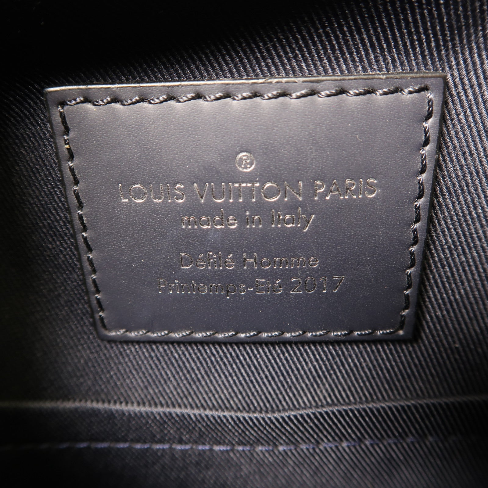 LOUIS VUITTON 【激減優惠】Monogram Savane Messenger BB銀扣手拿包黑色