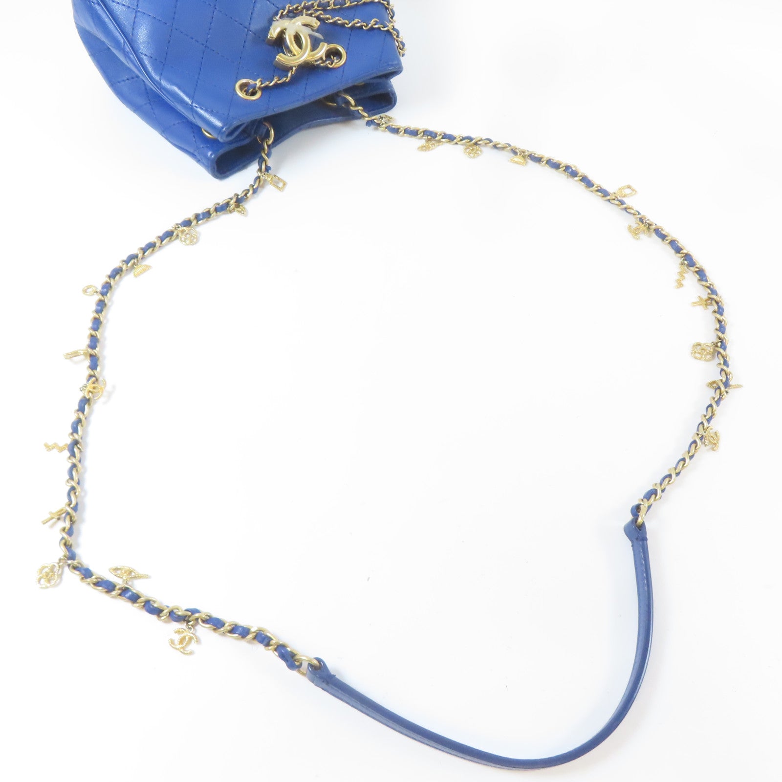 CHANEL 菱格牛皮皮革Egyptian Amulet金扣鏈帶肩背袋藍色
