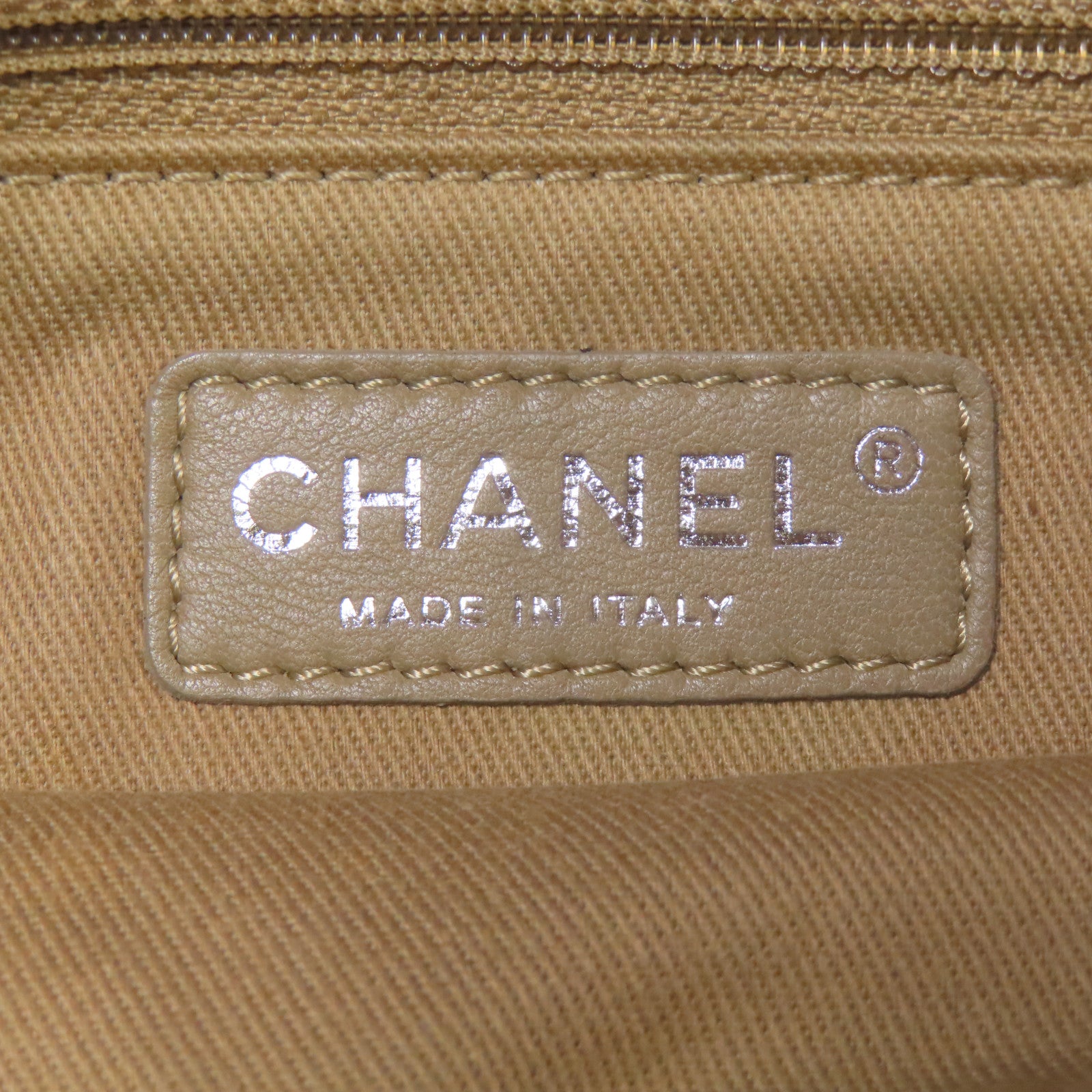 CHANEL 牛皮皮革Shoulder Bag銀扣鏈帶肩背袋