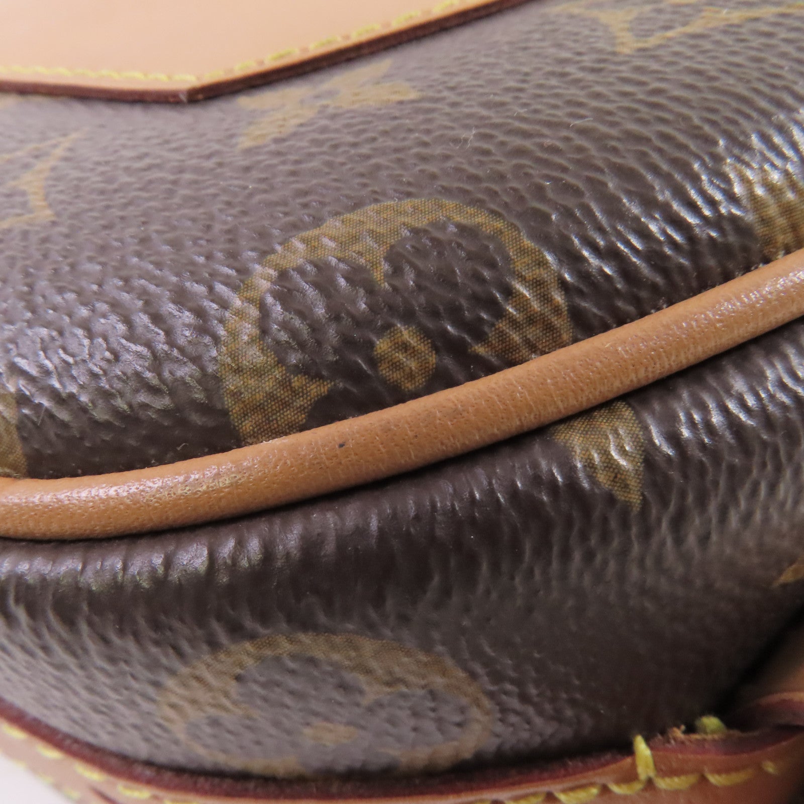 LOUIS VUITTON Monogram Boite Chapeau Souple MM Shoulder Bag金扣肩背袋啡色