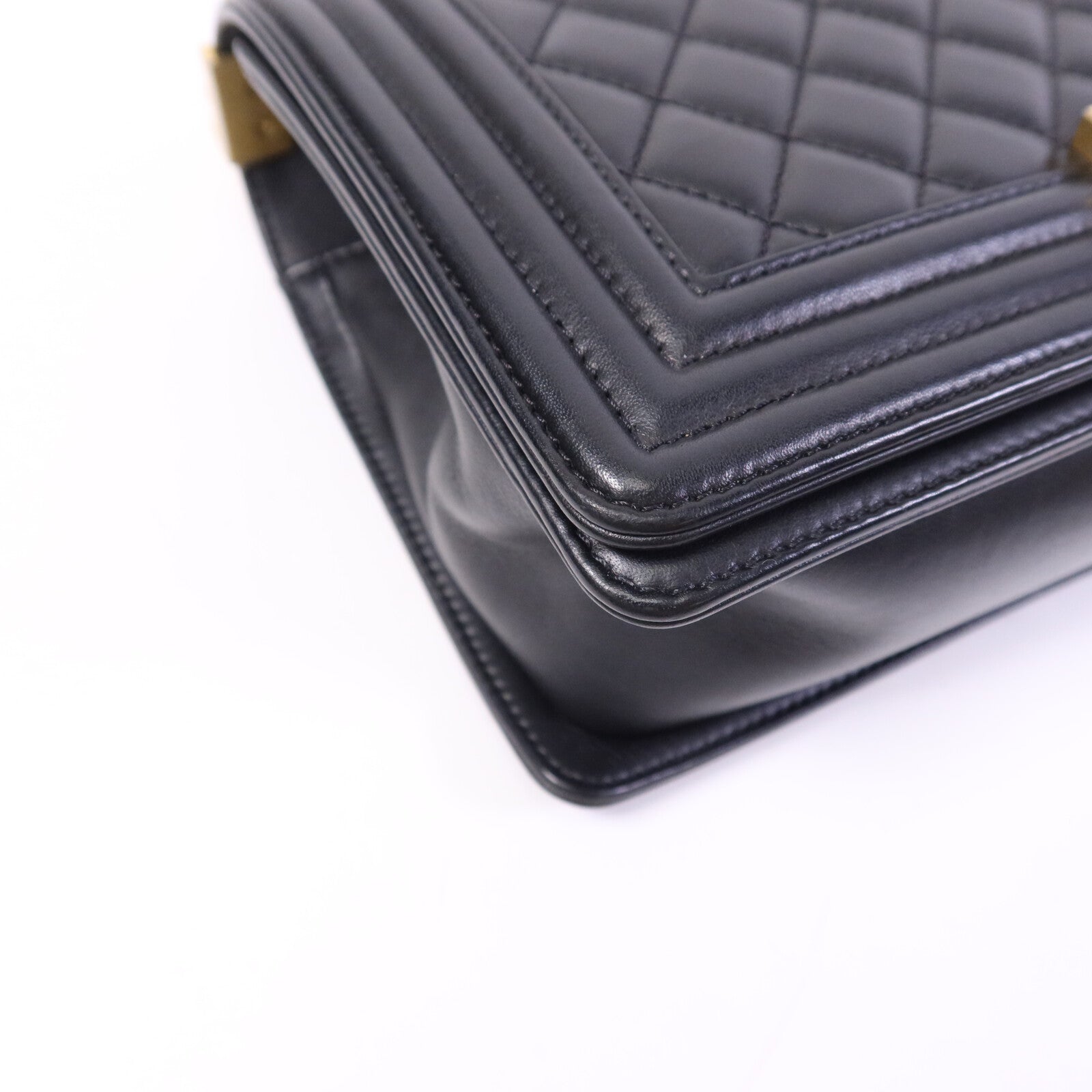 CHANEL 羊皮皮革Boy 25金扣鏈帶肩背袋
