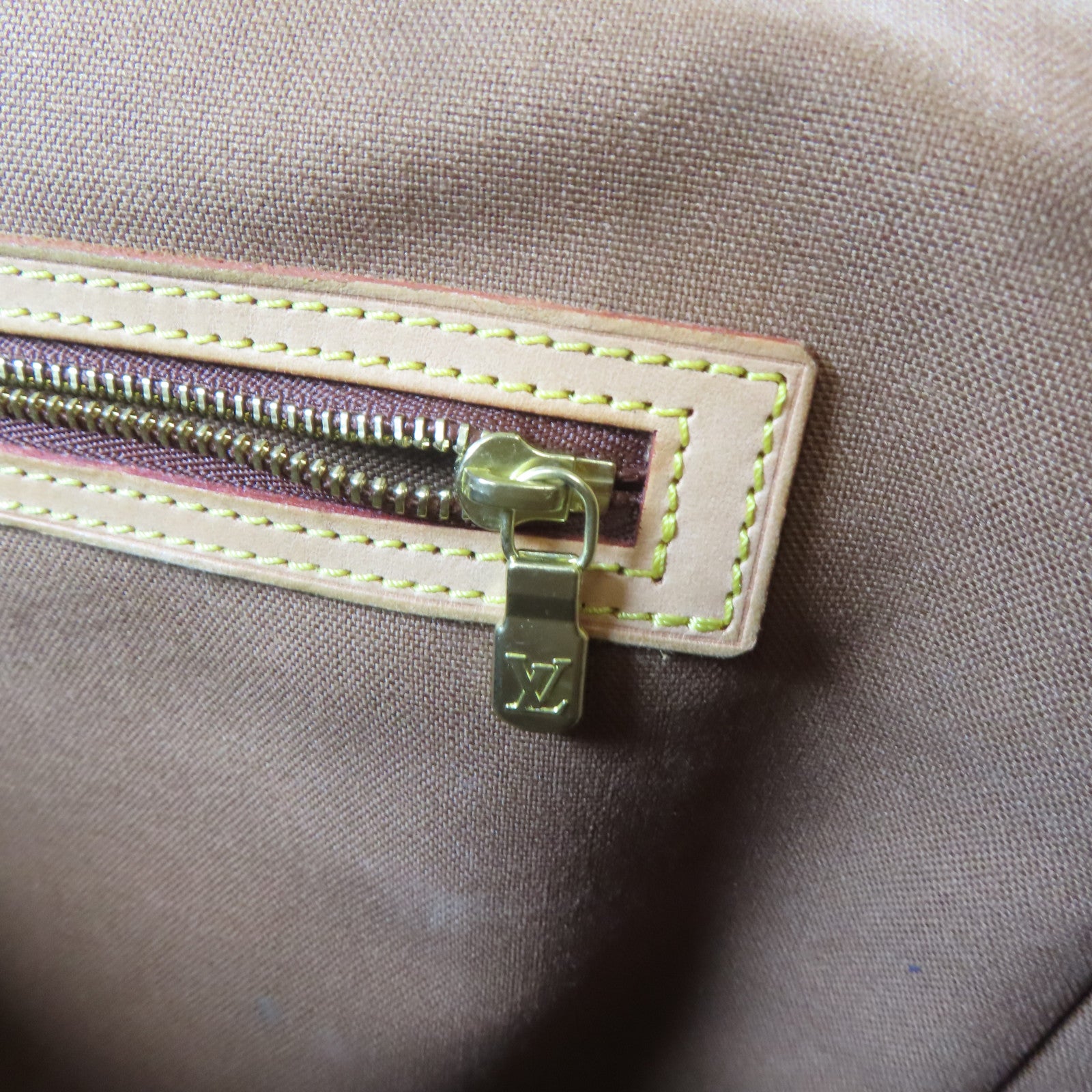 LOUIS VUITTON Monogram Abbesses金扣肩背袋啡色