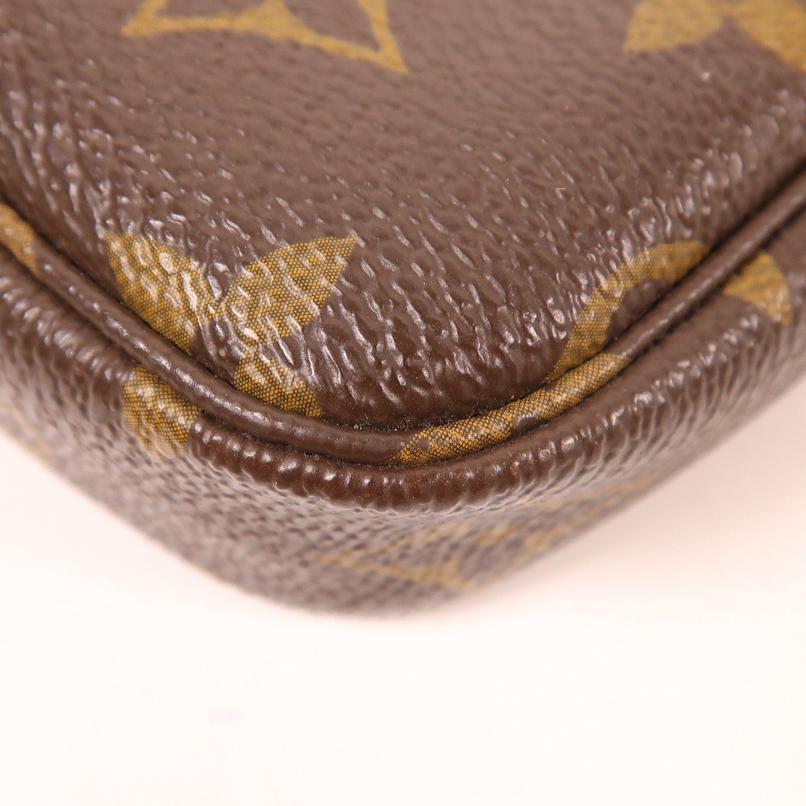 LOUIS VUITTON Monogram Pochette Accessories金扣手挽袋