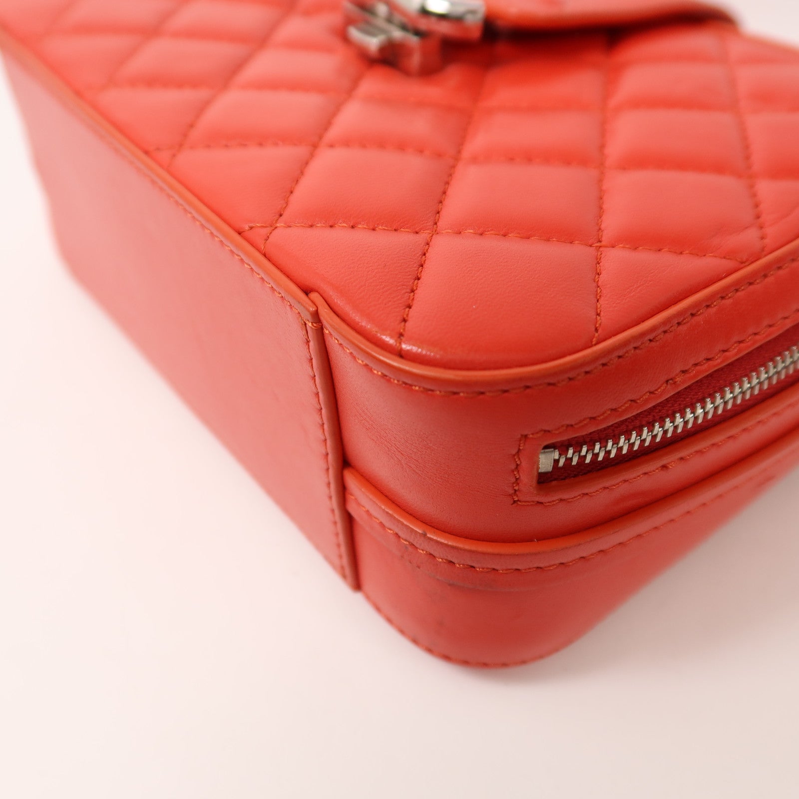 CHANEL 【激減優惠】羊皮皮革Chain Shoulder銀扣鏈帶肩背袋