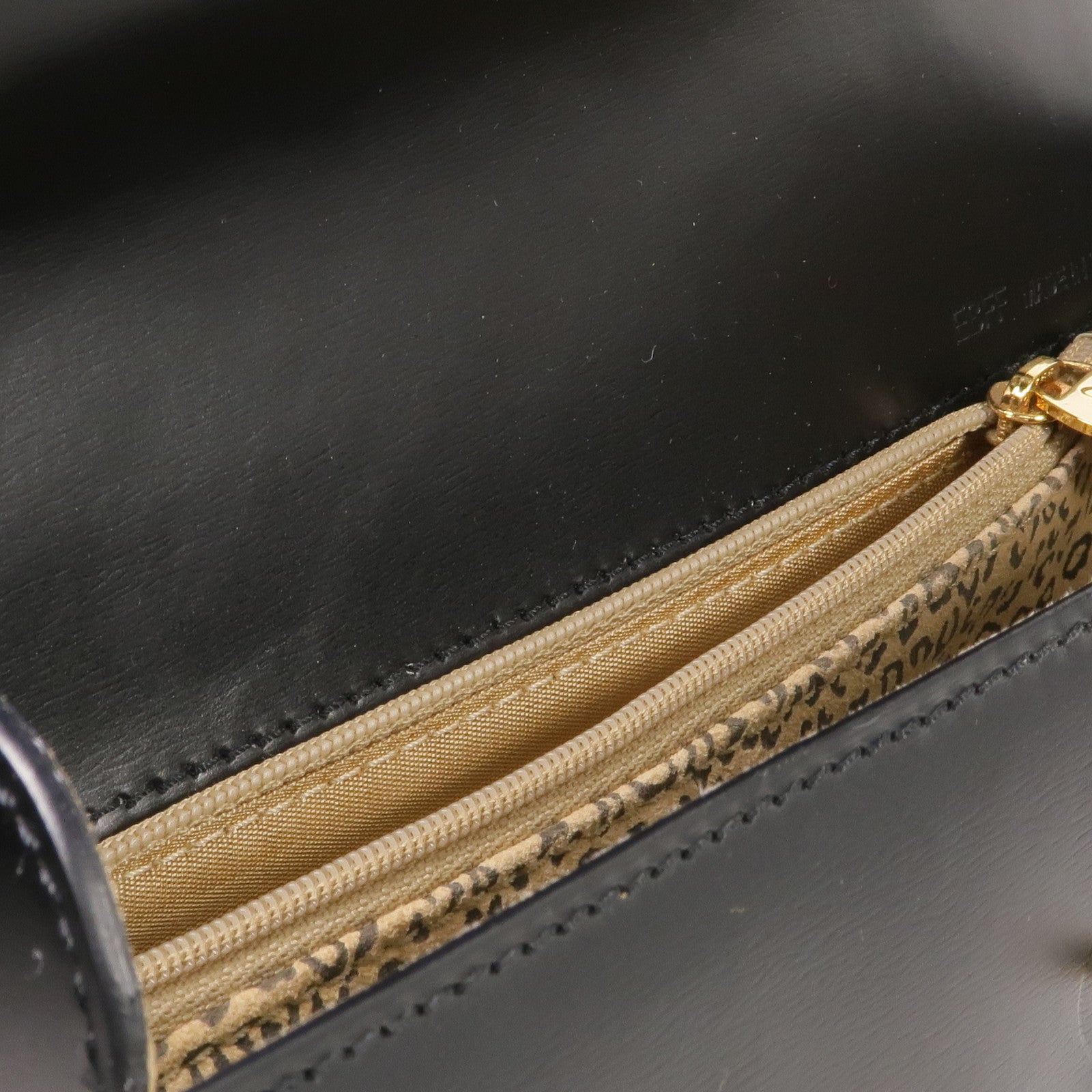 CARTIER 牛皮皮革Handbag金扣手挽袋